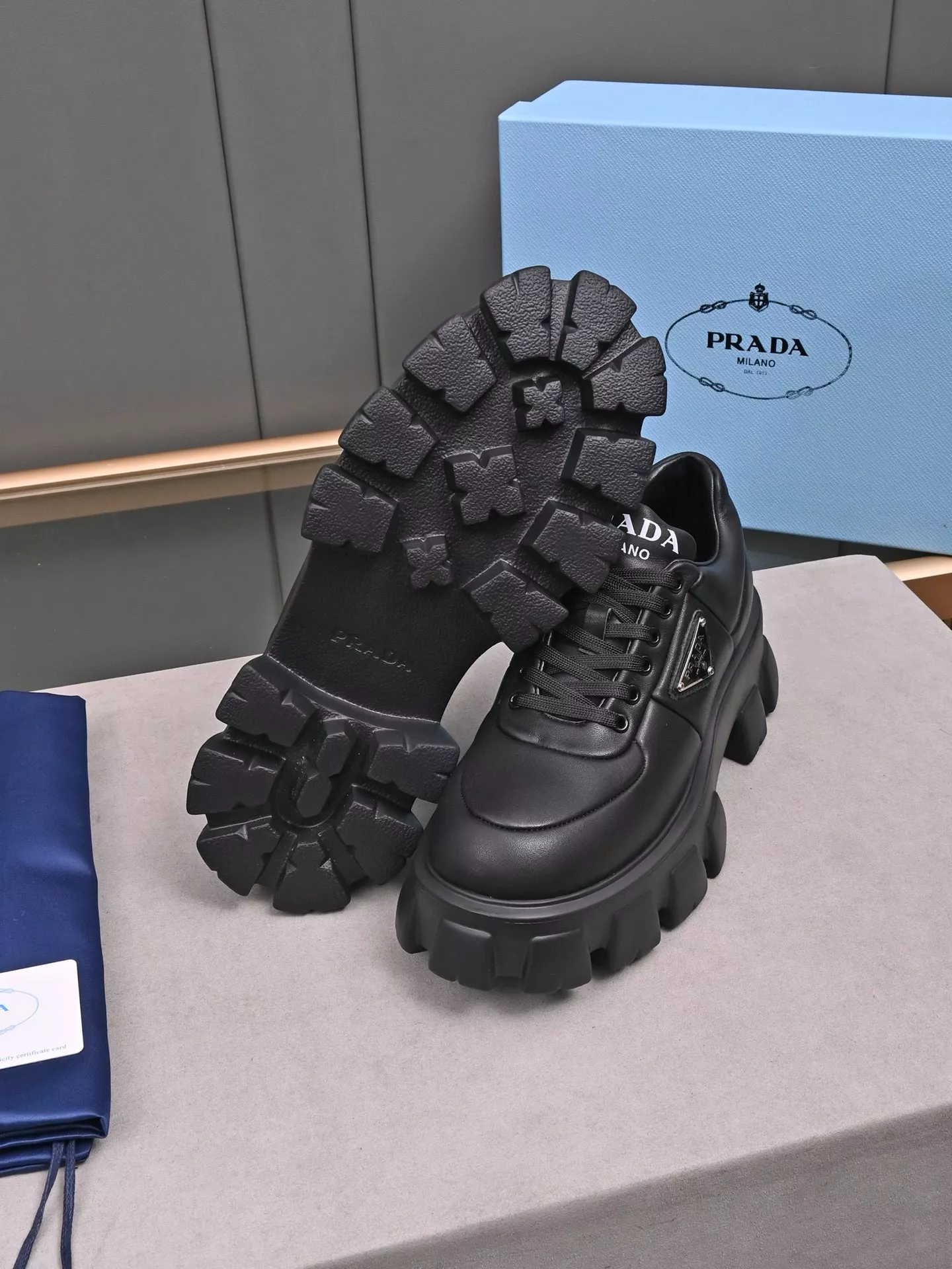 Prada Leather Shoes For Men GoodFit 7822