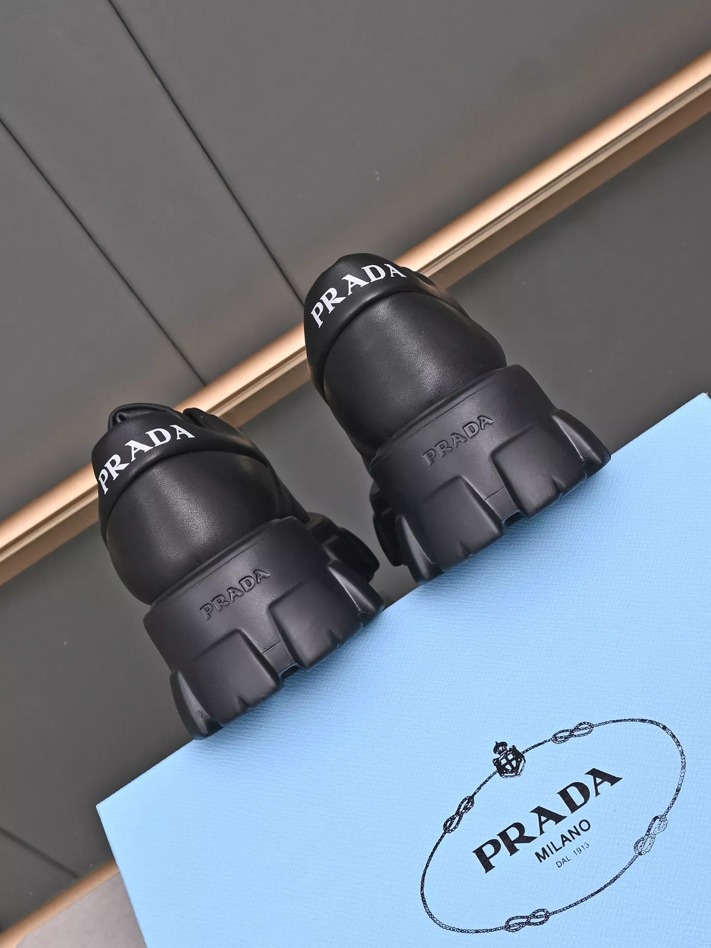 Prada Leather Shoes For Men GoodFit 7822