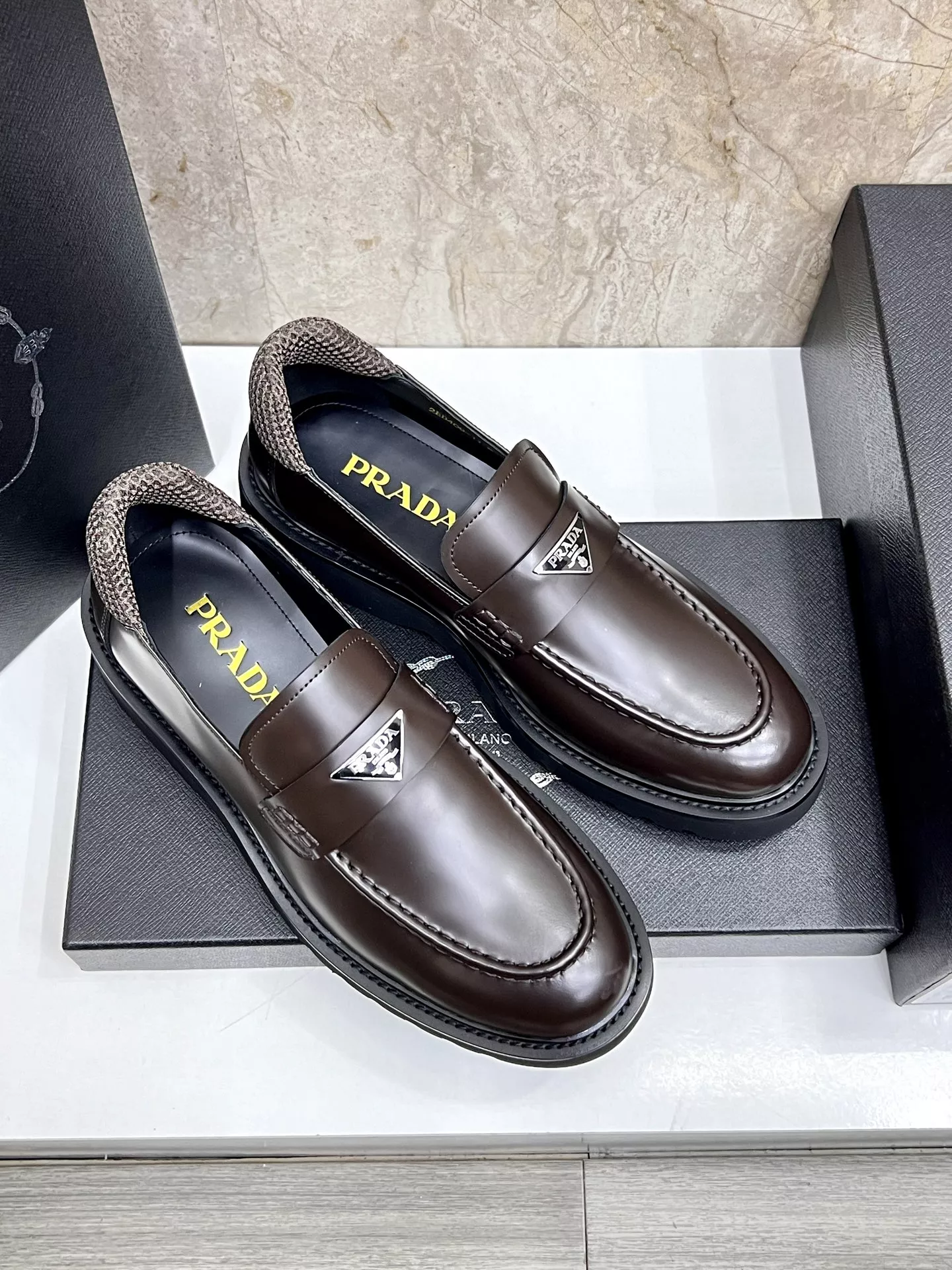 Prada Leather Shoes For Men Sophisticated 1018
