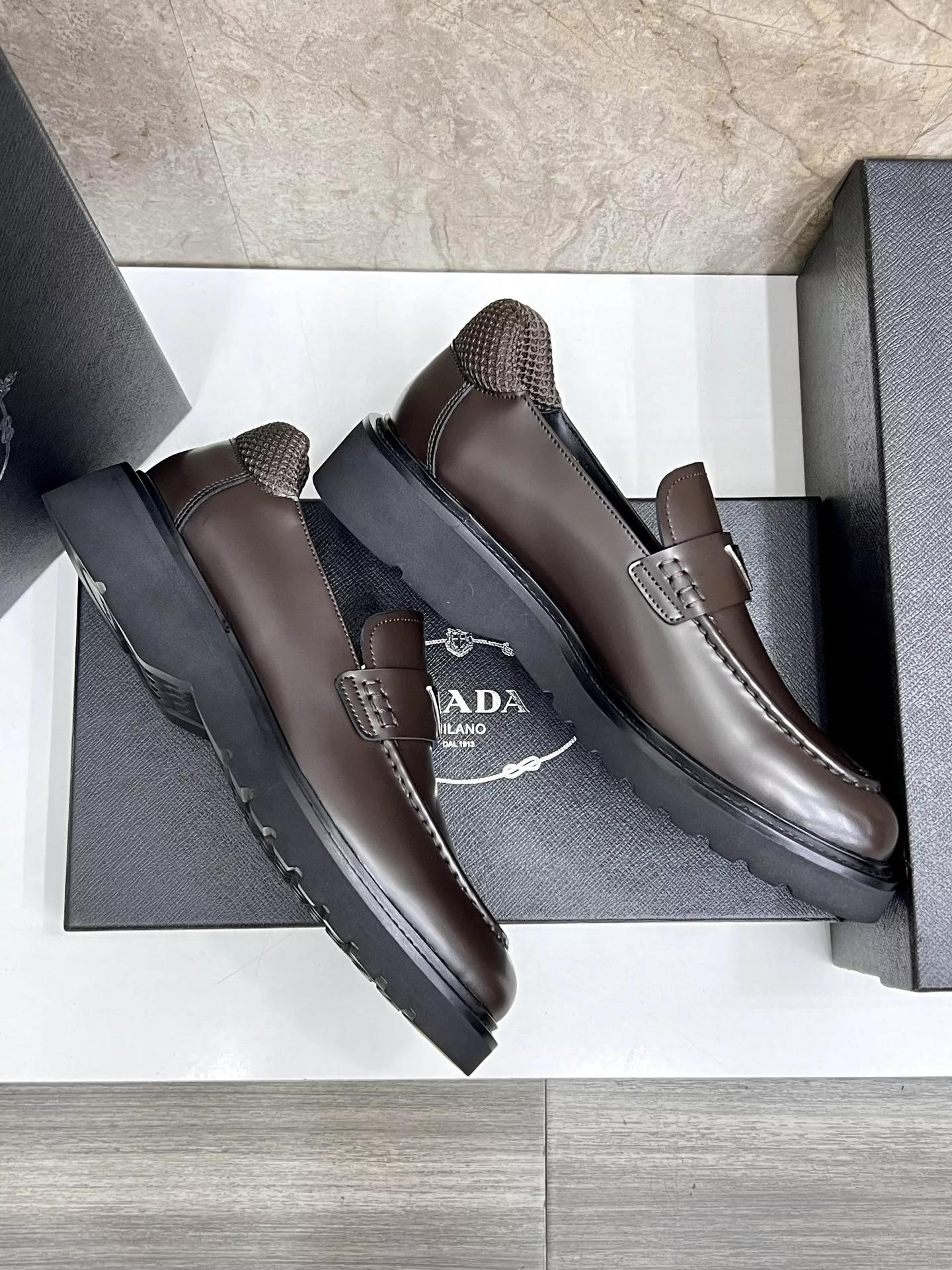 Prada Leather Shoes For Men Sophisticated 1018