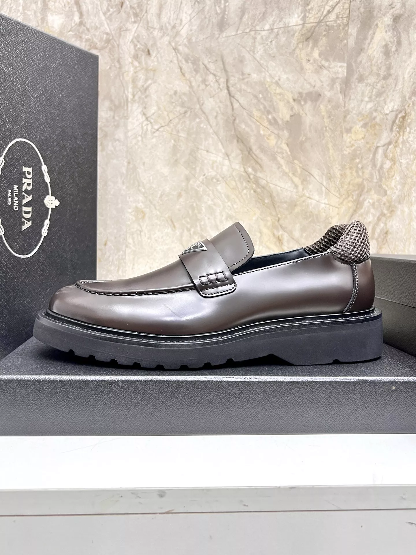 Prada Leather Shoes For Men Sophisticated 1018