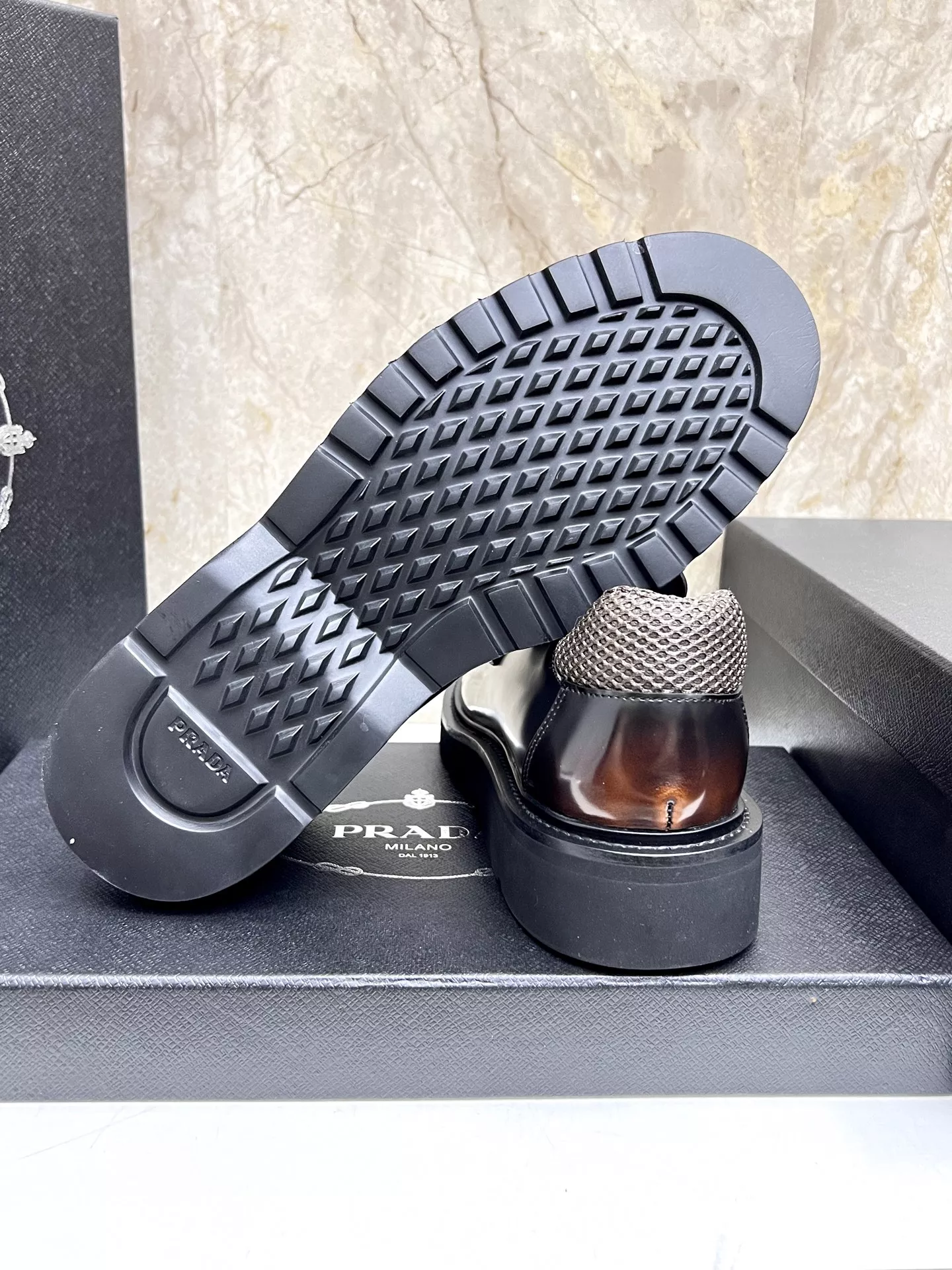 Prada Leather Shoes For Men Sophisticated 6508