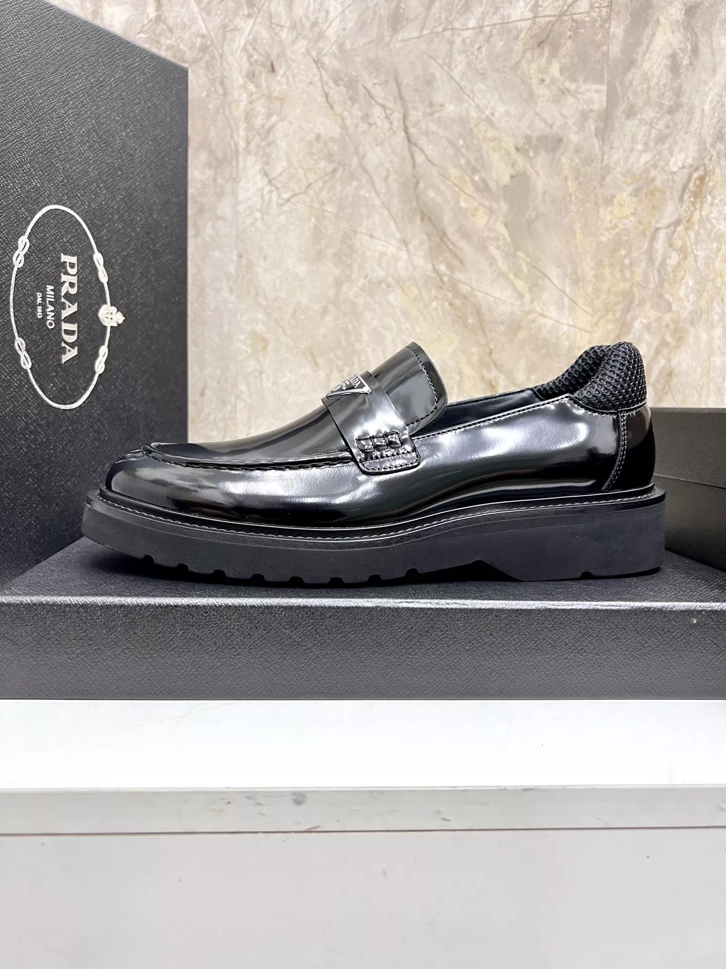 Prada Leather Shoes For Men Timeless 1217
