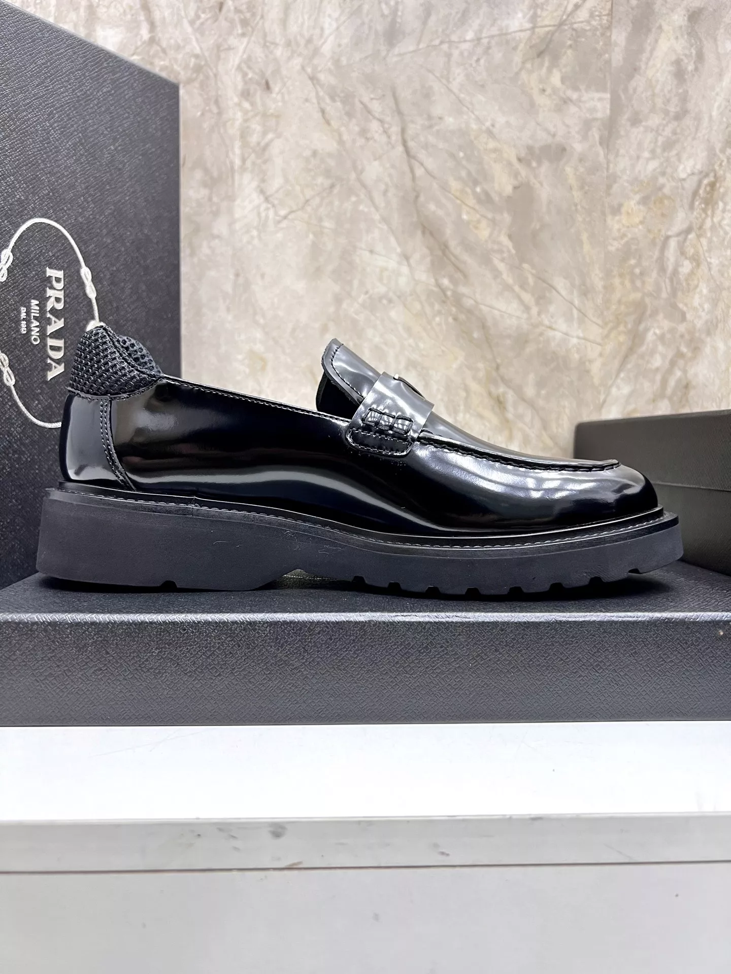 Prada Leather Shoes For Men Timeless 1217