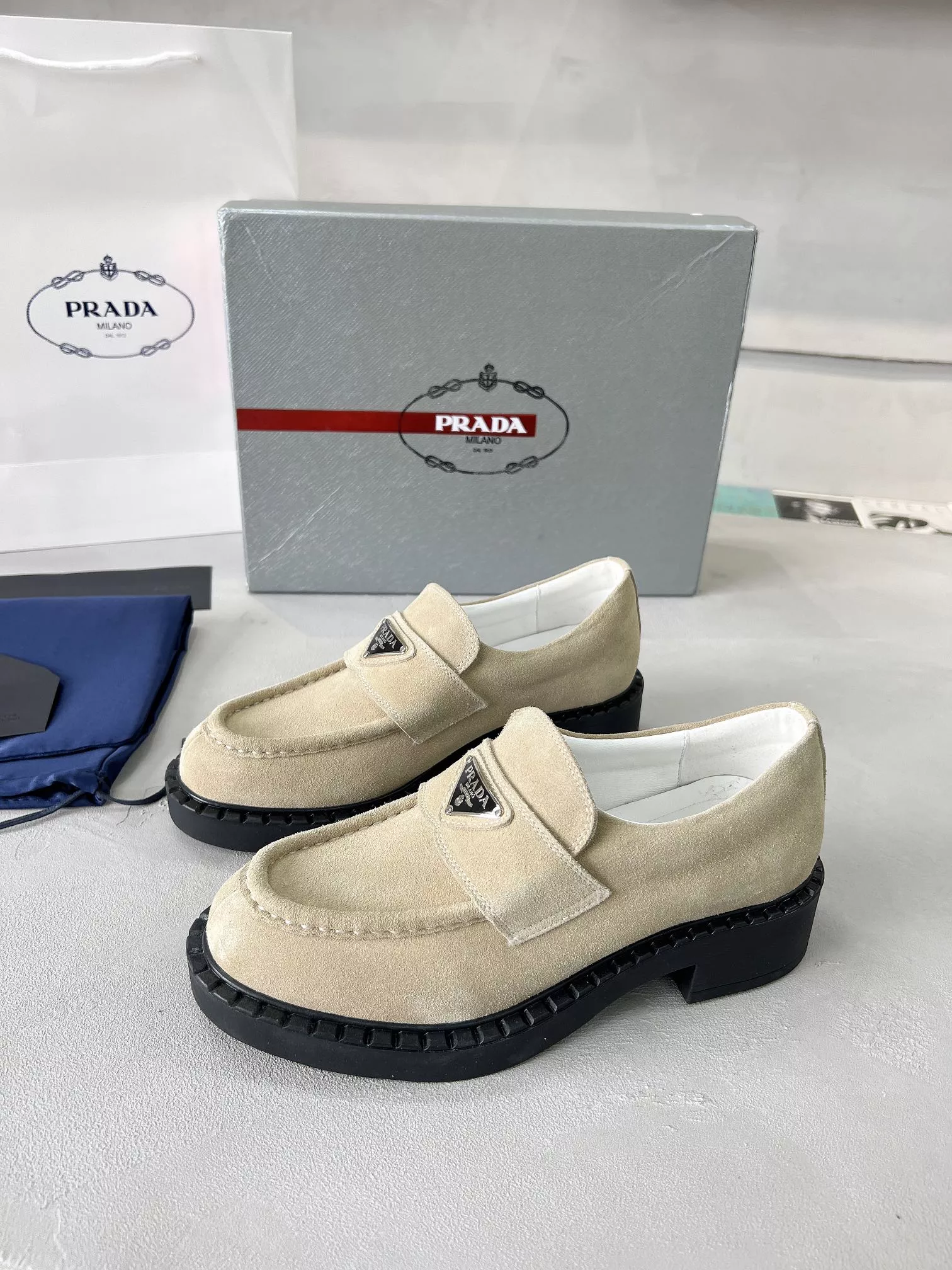 Prada Leather Shoes For Men Timeless 3434