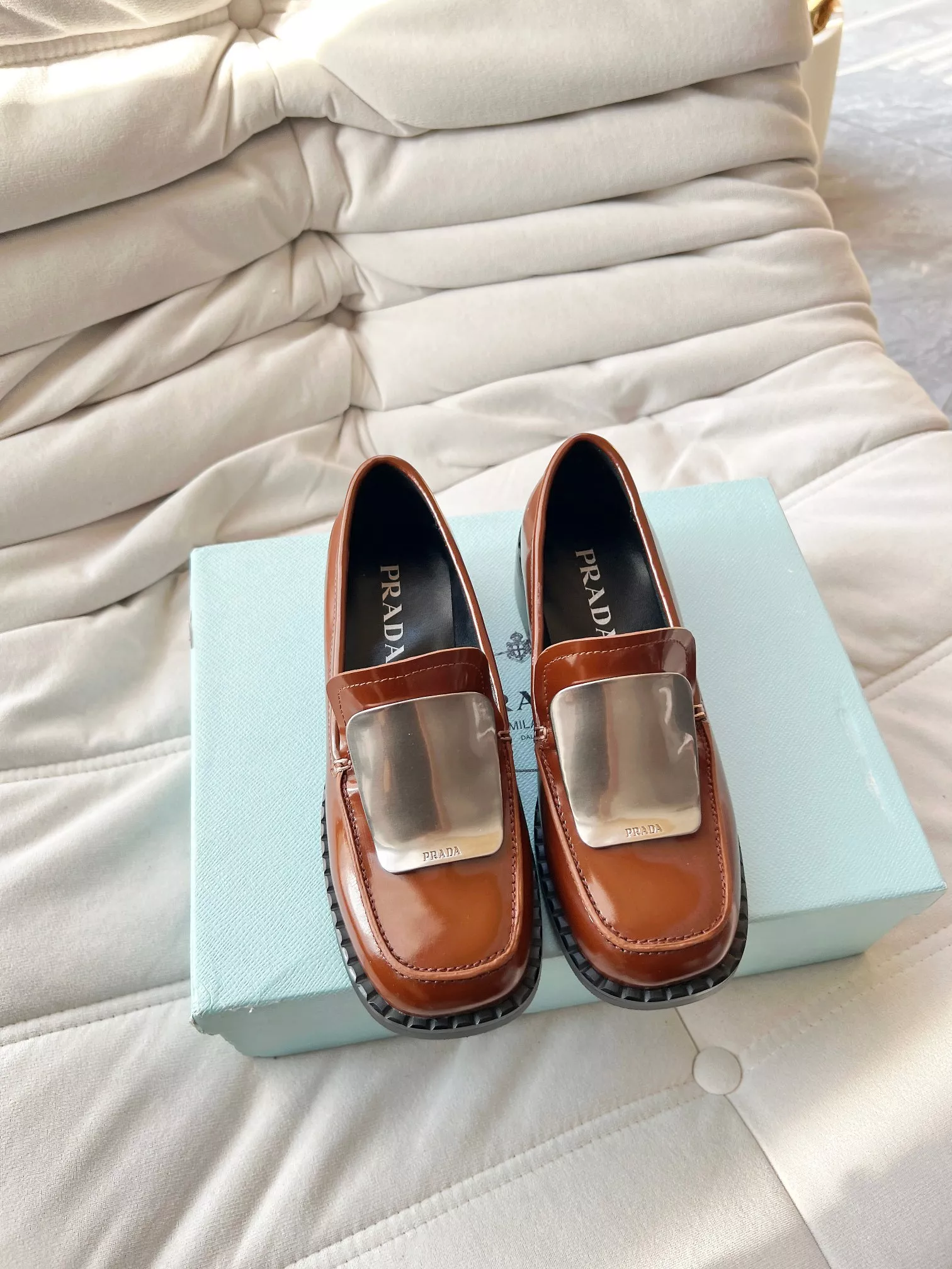 Prada Leather Shoes For Women Fashionable 4673