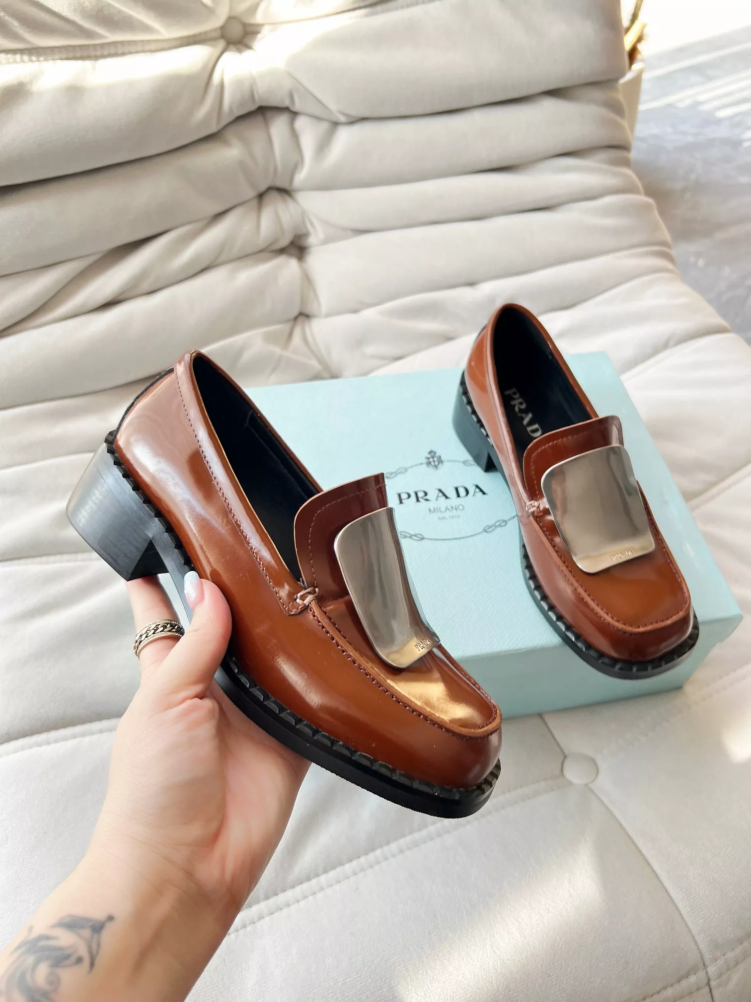 Prada Leather Shoes For Women Fashionable 4673