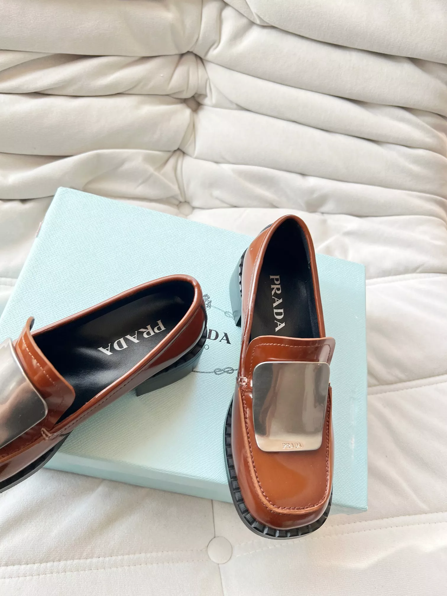 Prada Leather Shoes For Women Fashionable 4673