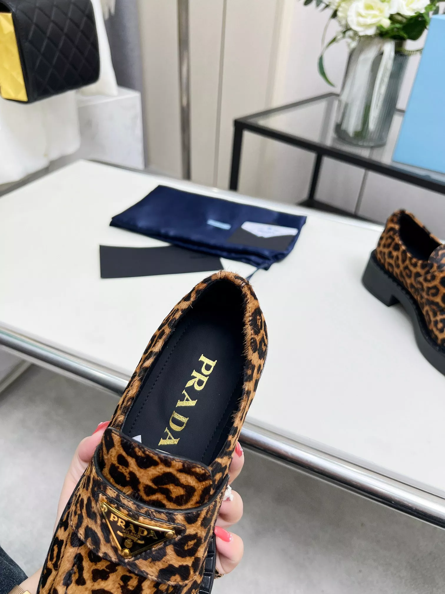 Prada Leather Shoes For Women Flexible 5255