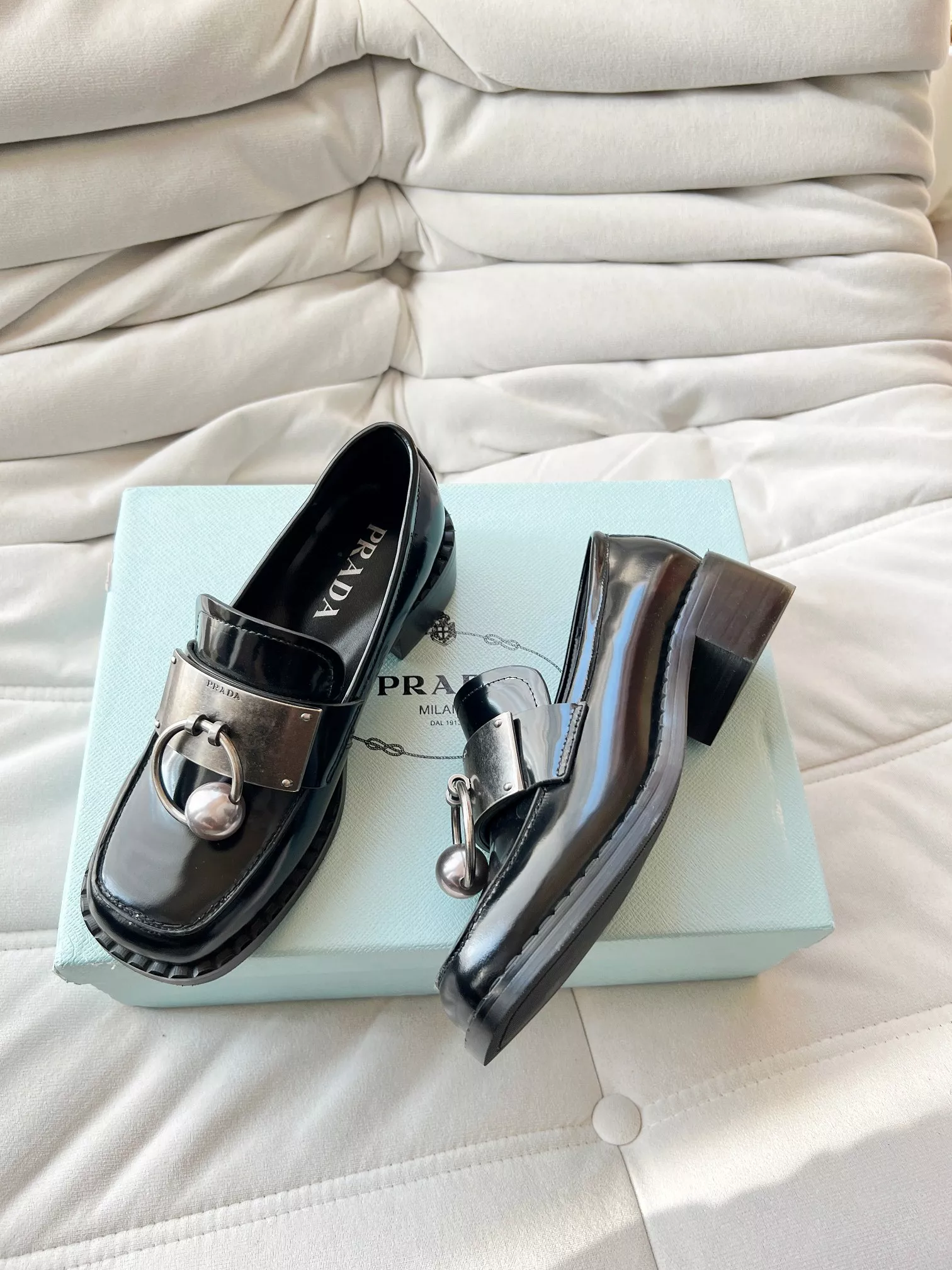 Prada Leather Shoes For Women Sophisticated 3680