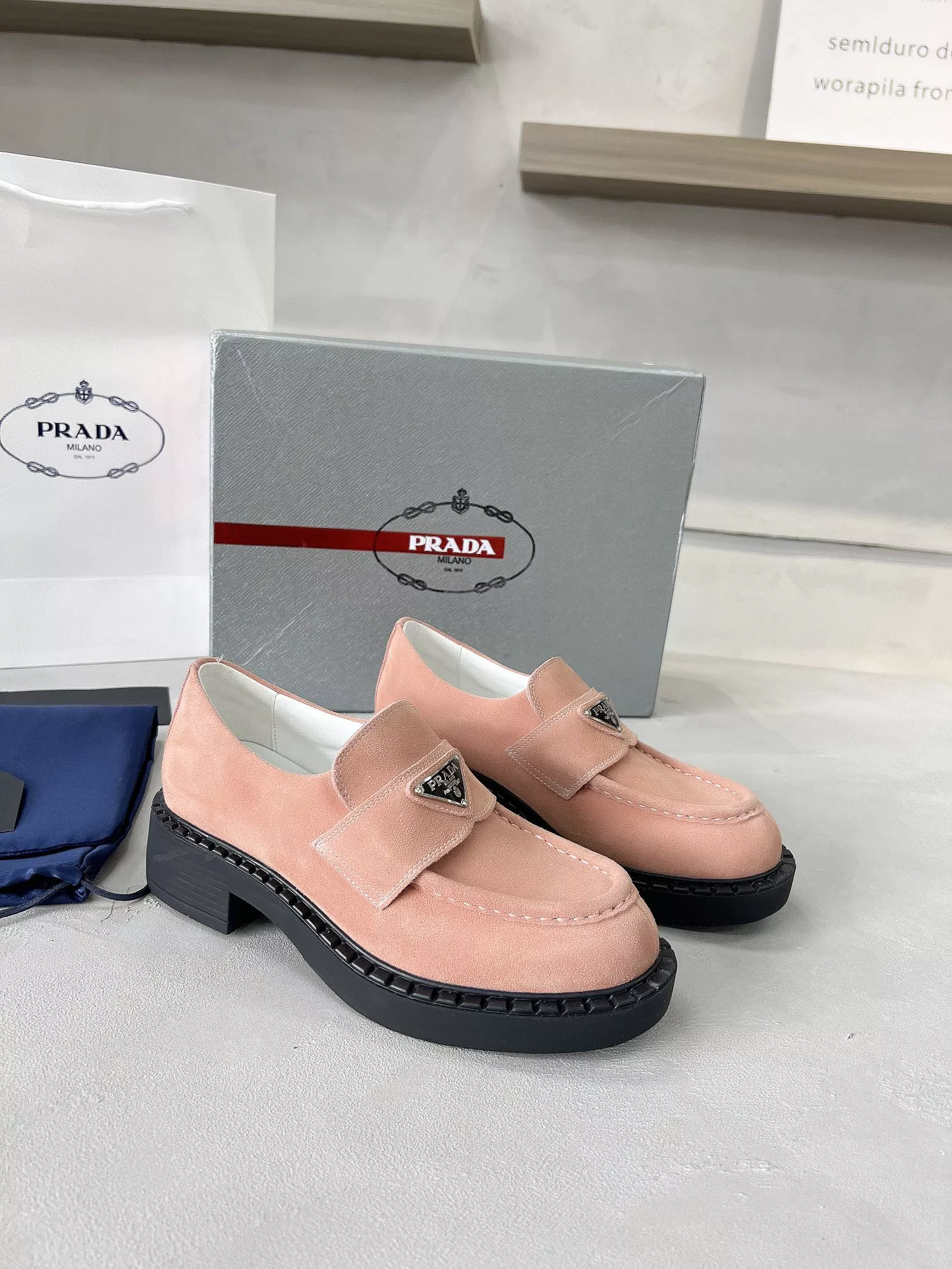Prada Leather Shoes For Women Trendsetting 8520