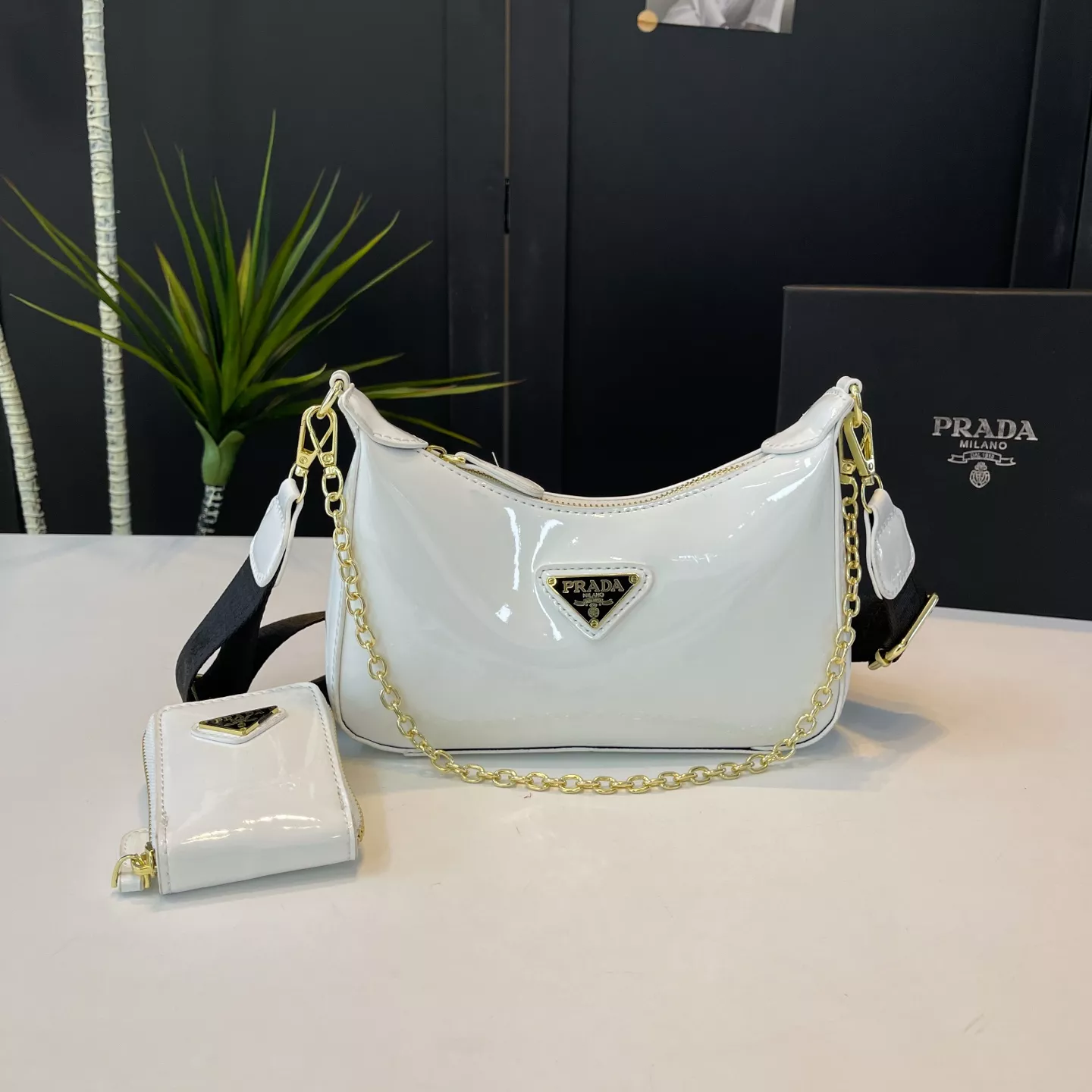 Prada Messenger Bags For Women Vibrant 5882