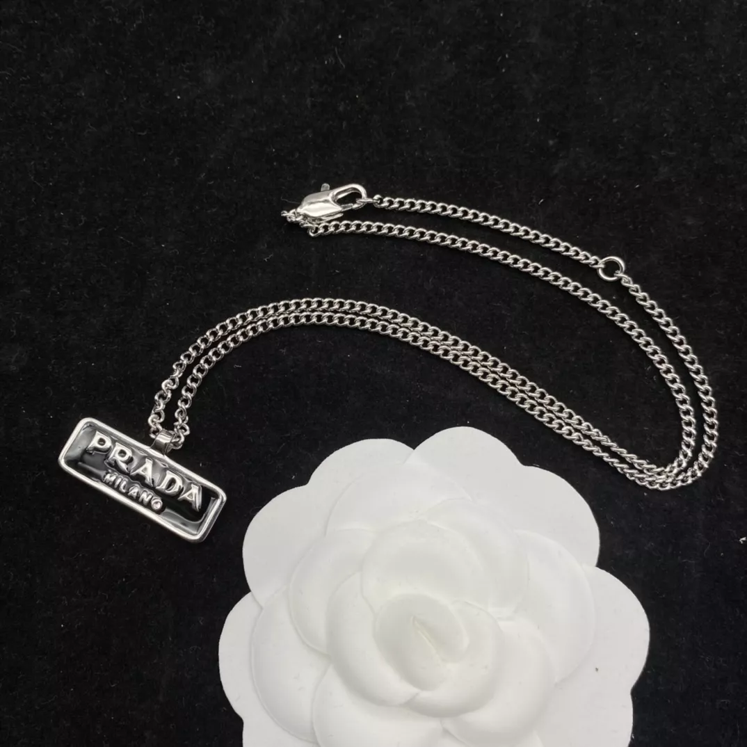 Prada Necklaces Trendy 4006