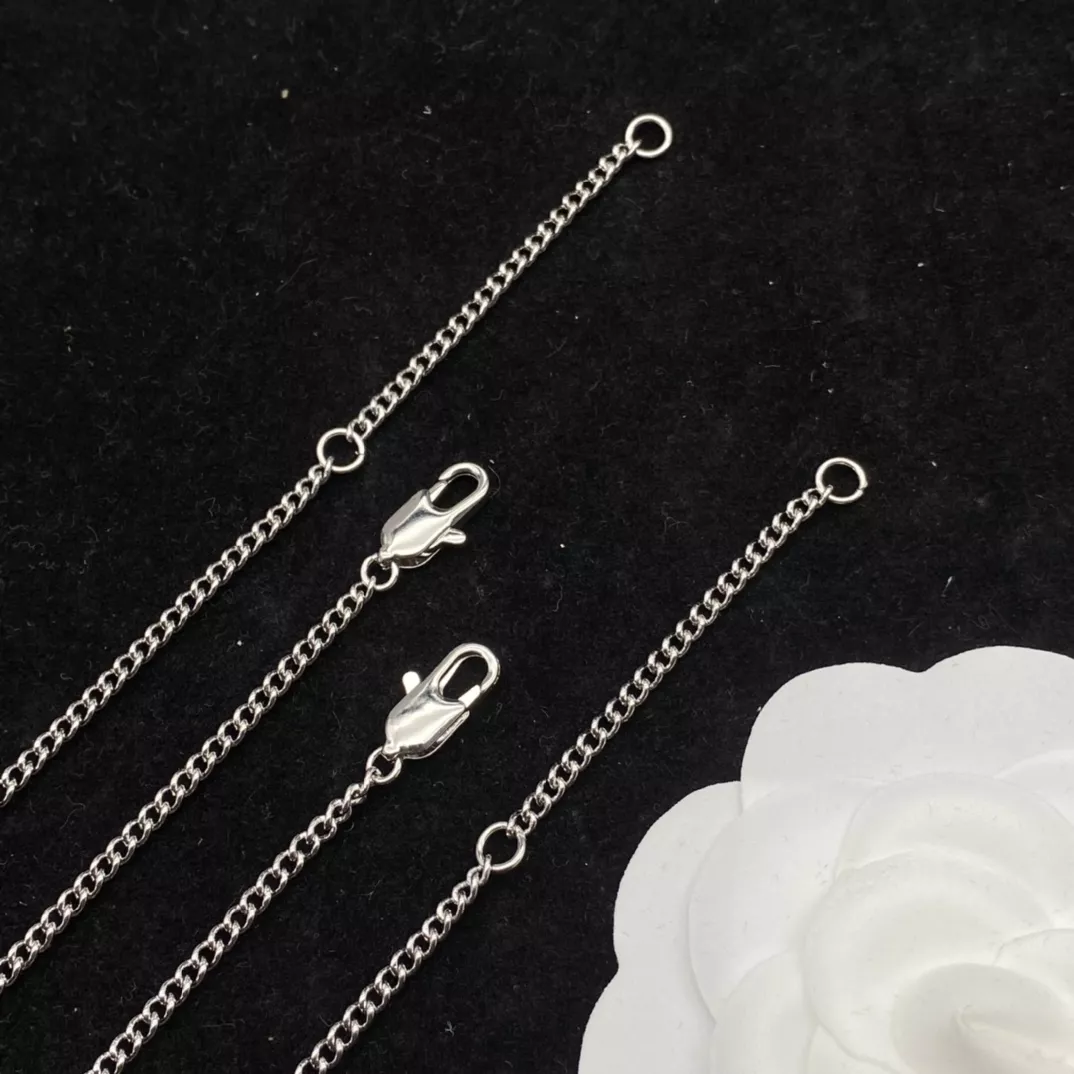 Prada Necklaces Trendy 4006