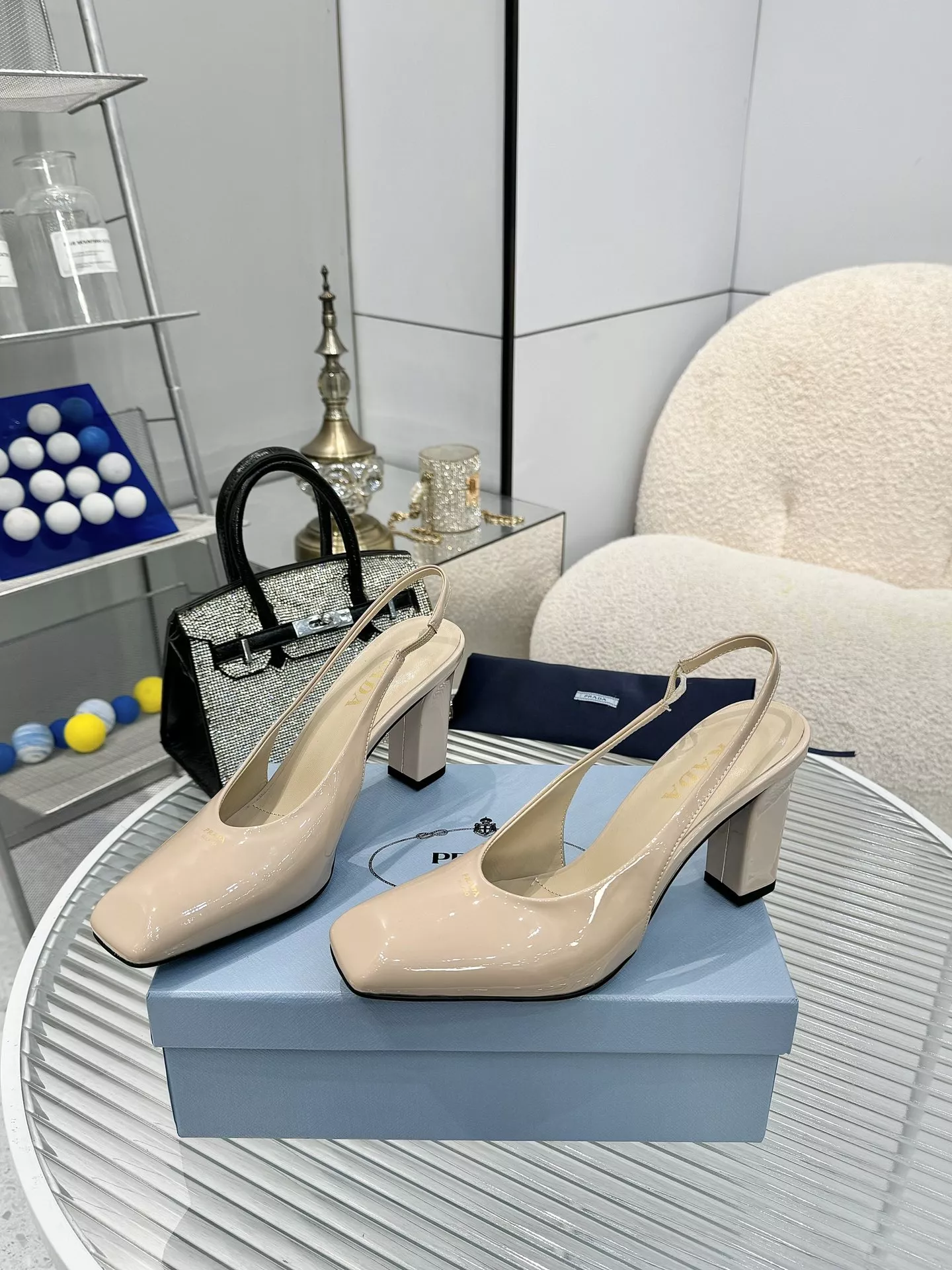Prada Sandal For Women Bold 8072