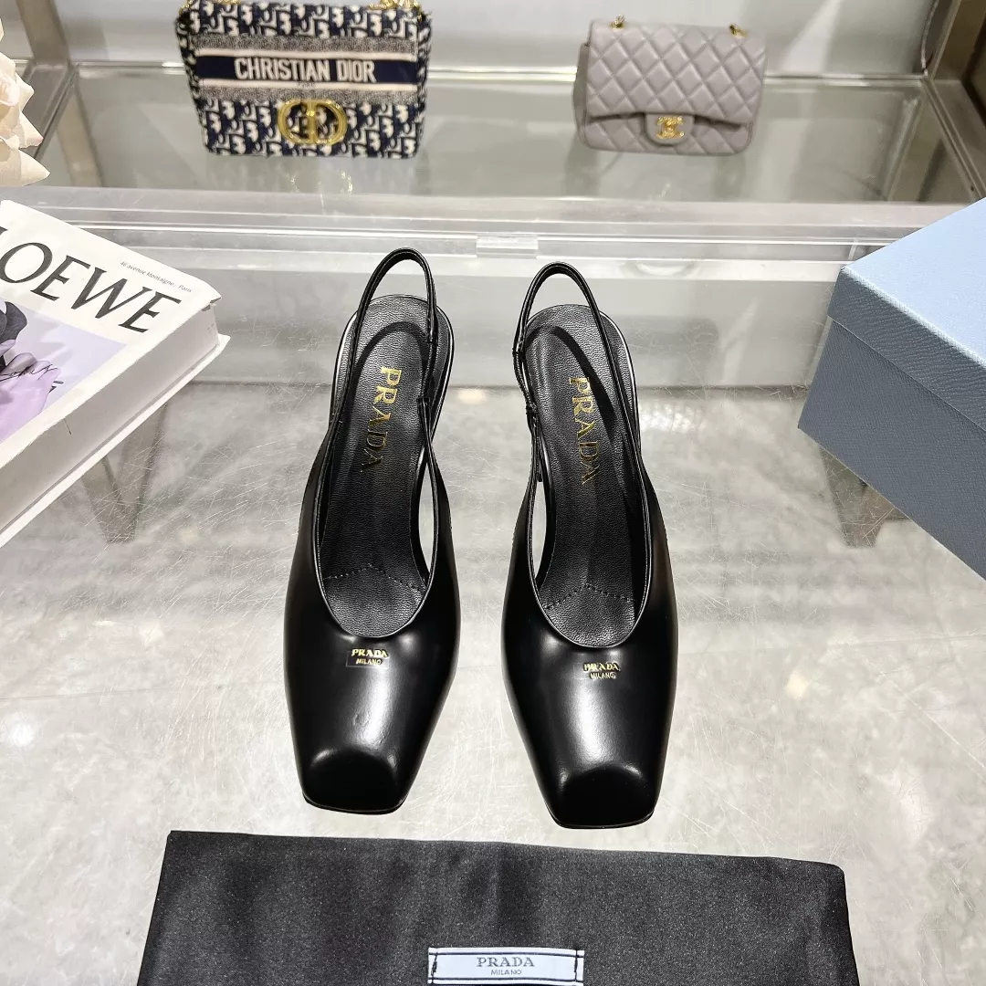 Prada Sandal For Women Bold 9866