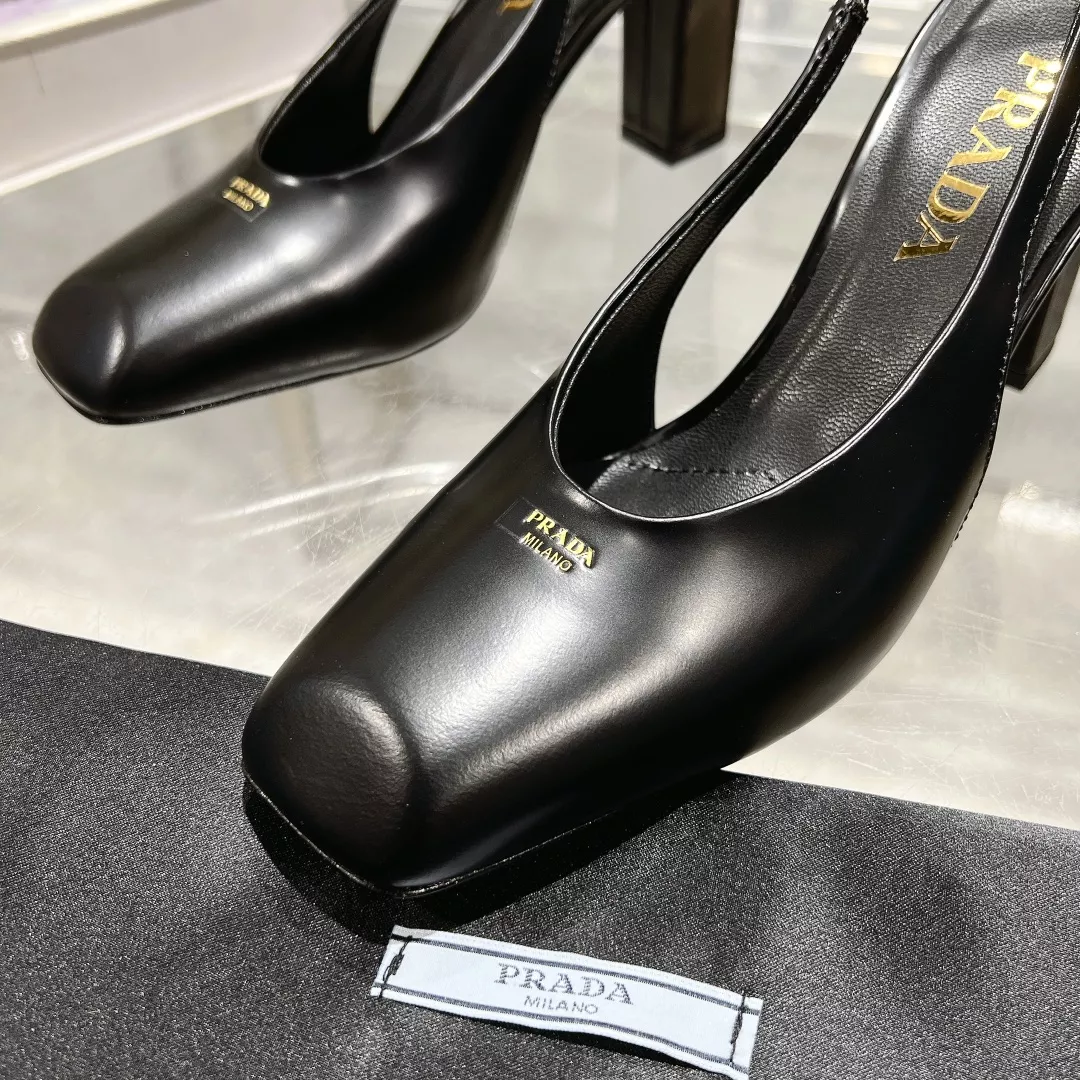 Prada Sandal For Women Bold 9866