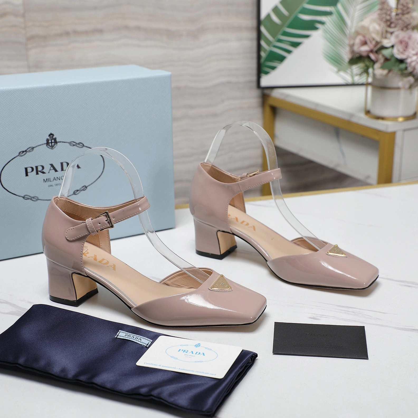 Prada Sandal For Women EyeCatching 8821