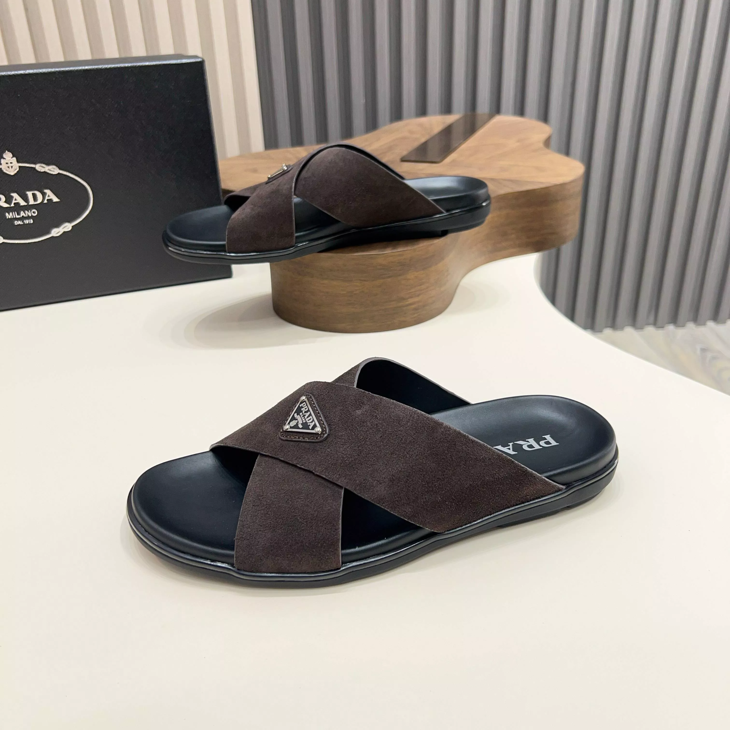 Prada Slippers For Men Classic 8251