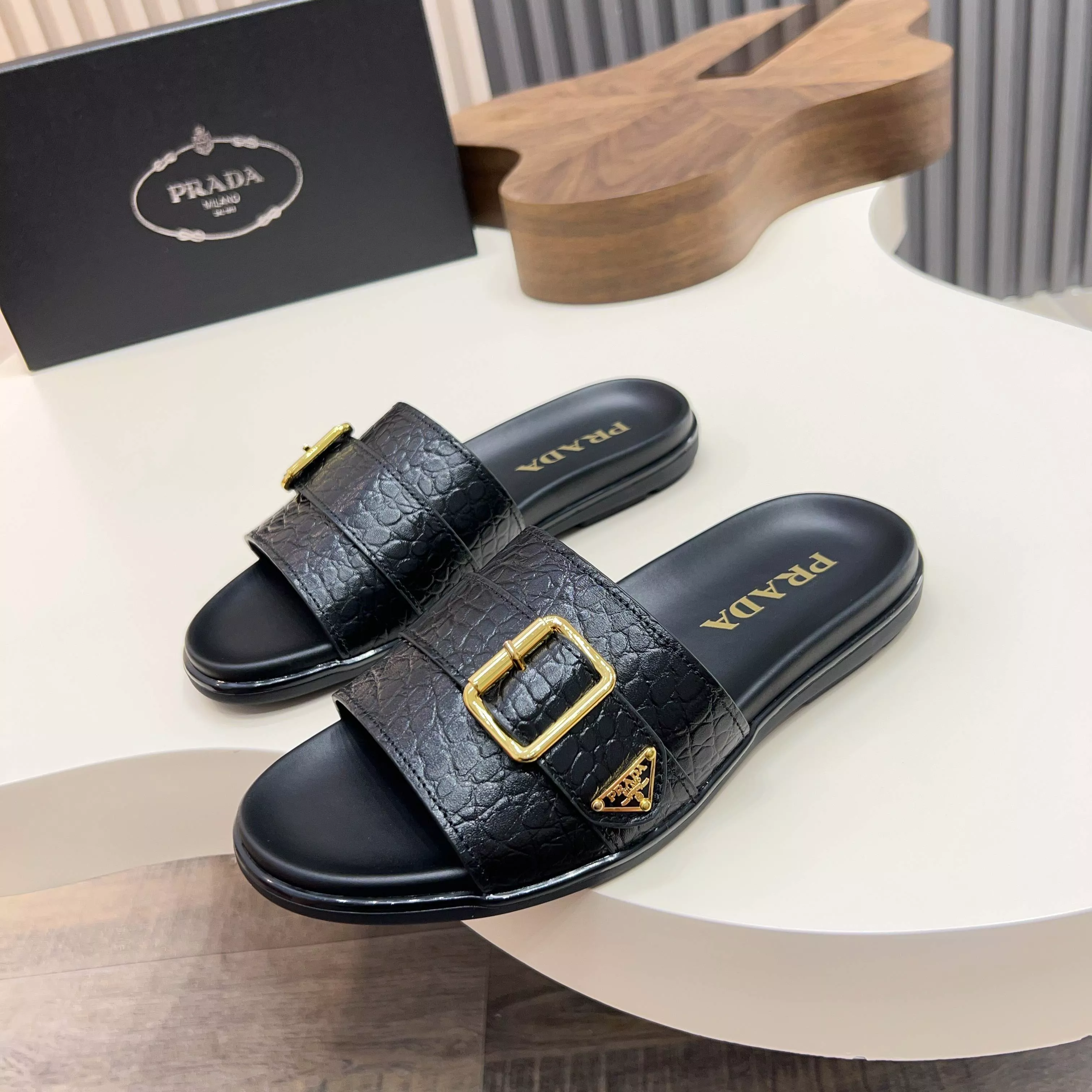 Prada Slippers For Men Compact 5932