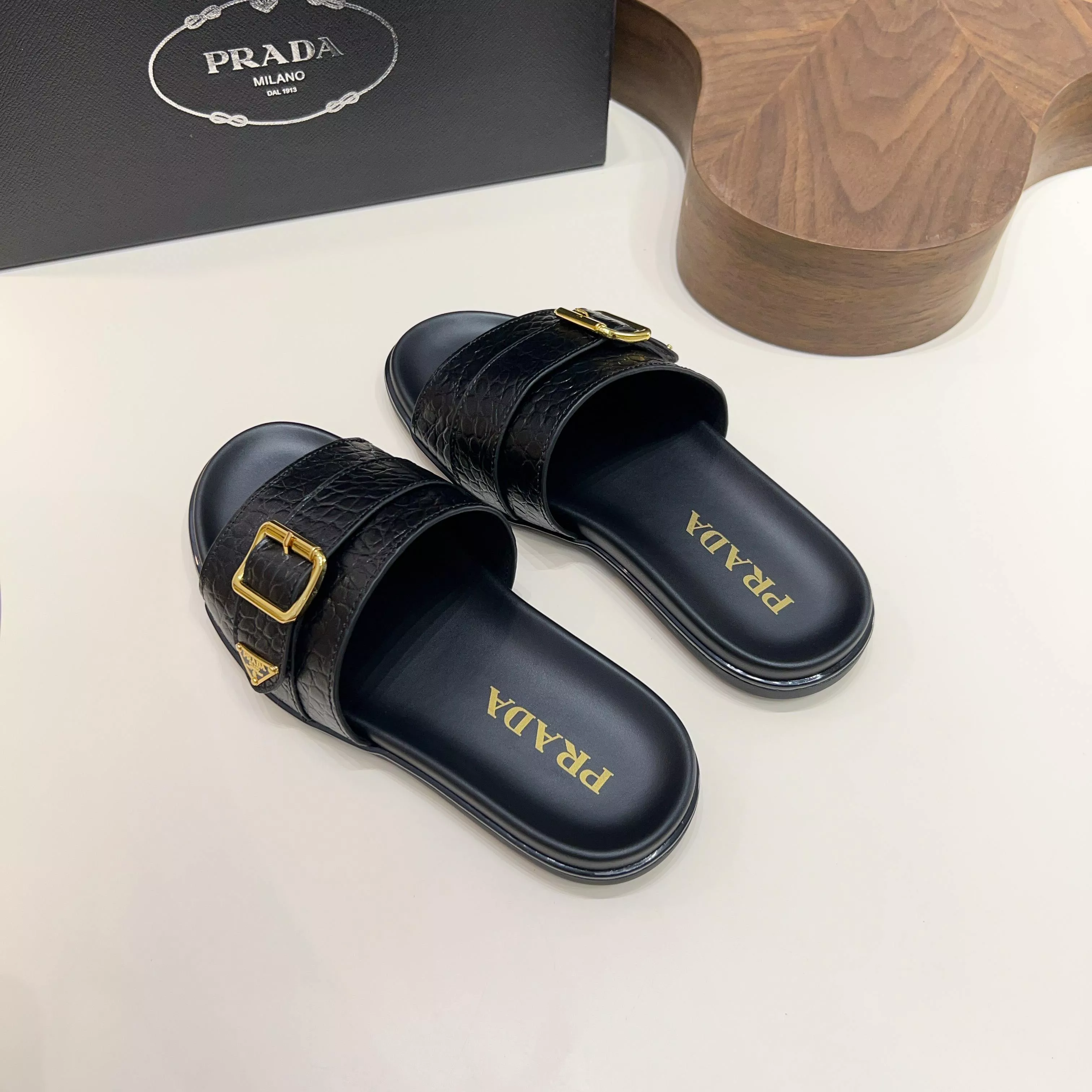Prada Slippers For Men Compact 5932