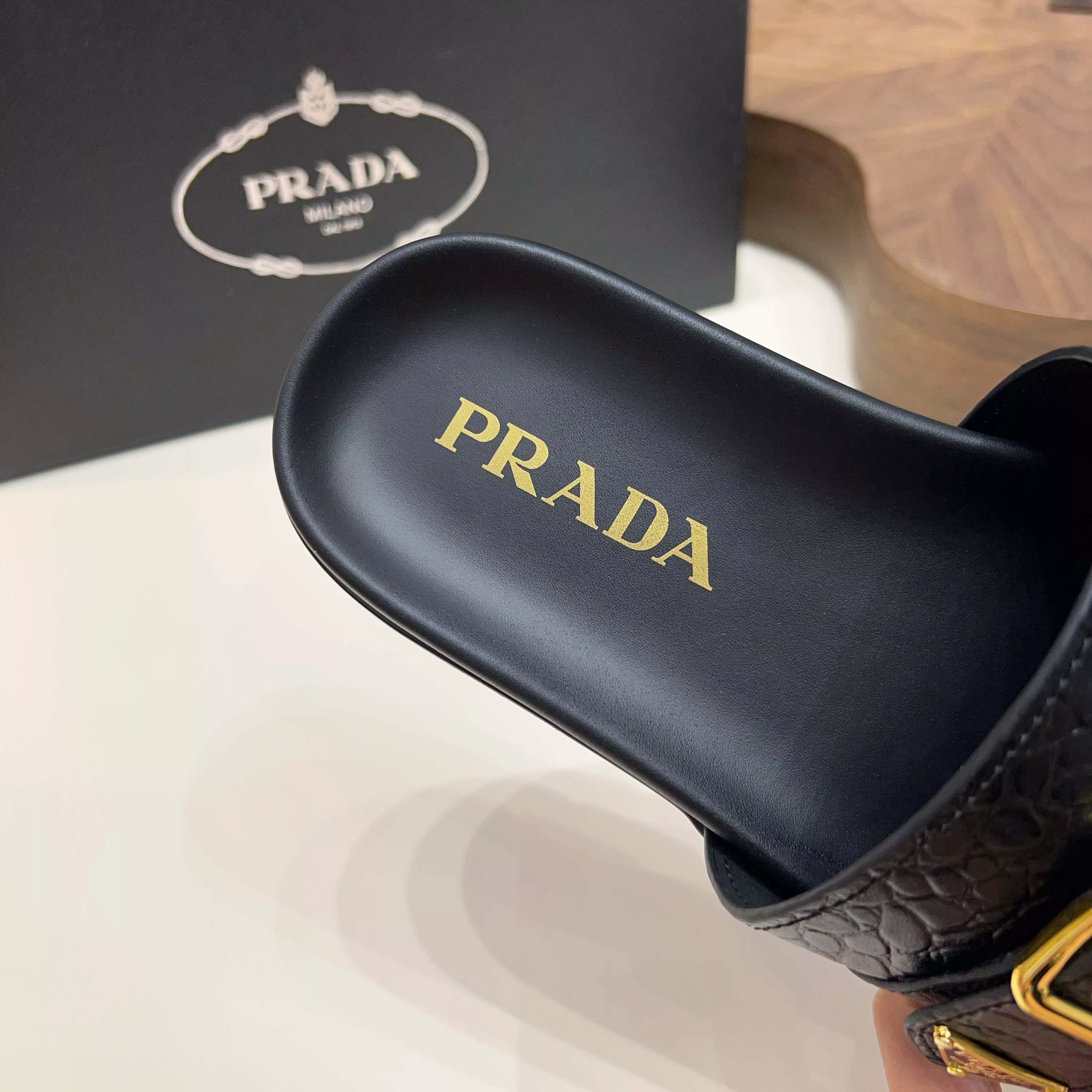Prada Slippers For Men Compact 5932