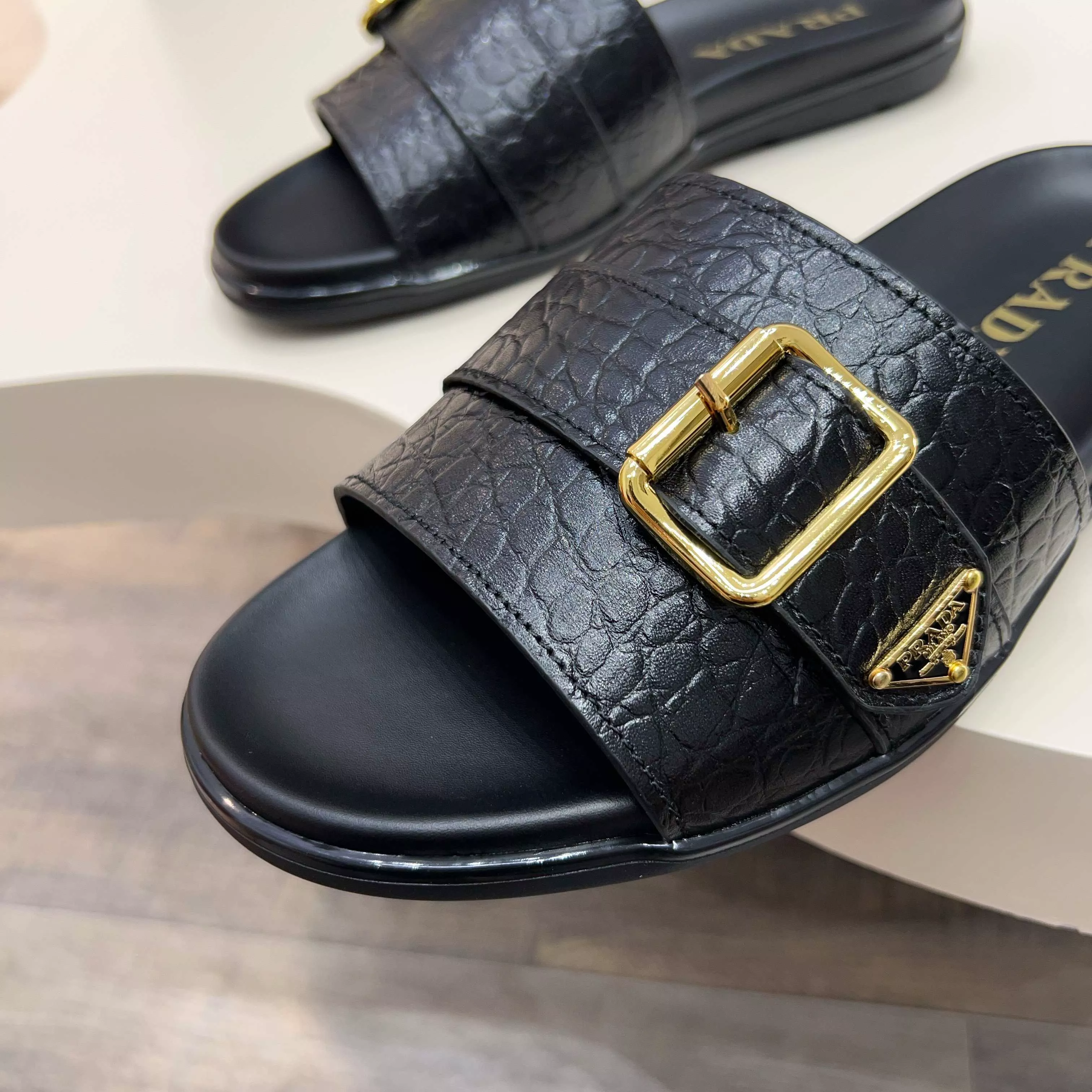 Prada Slippers For Men Compact 5932