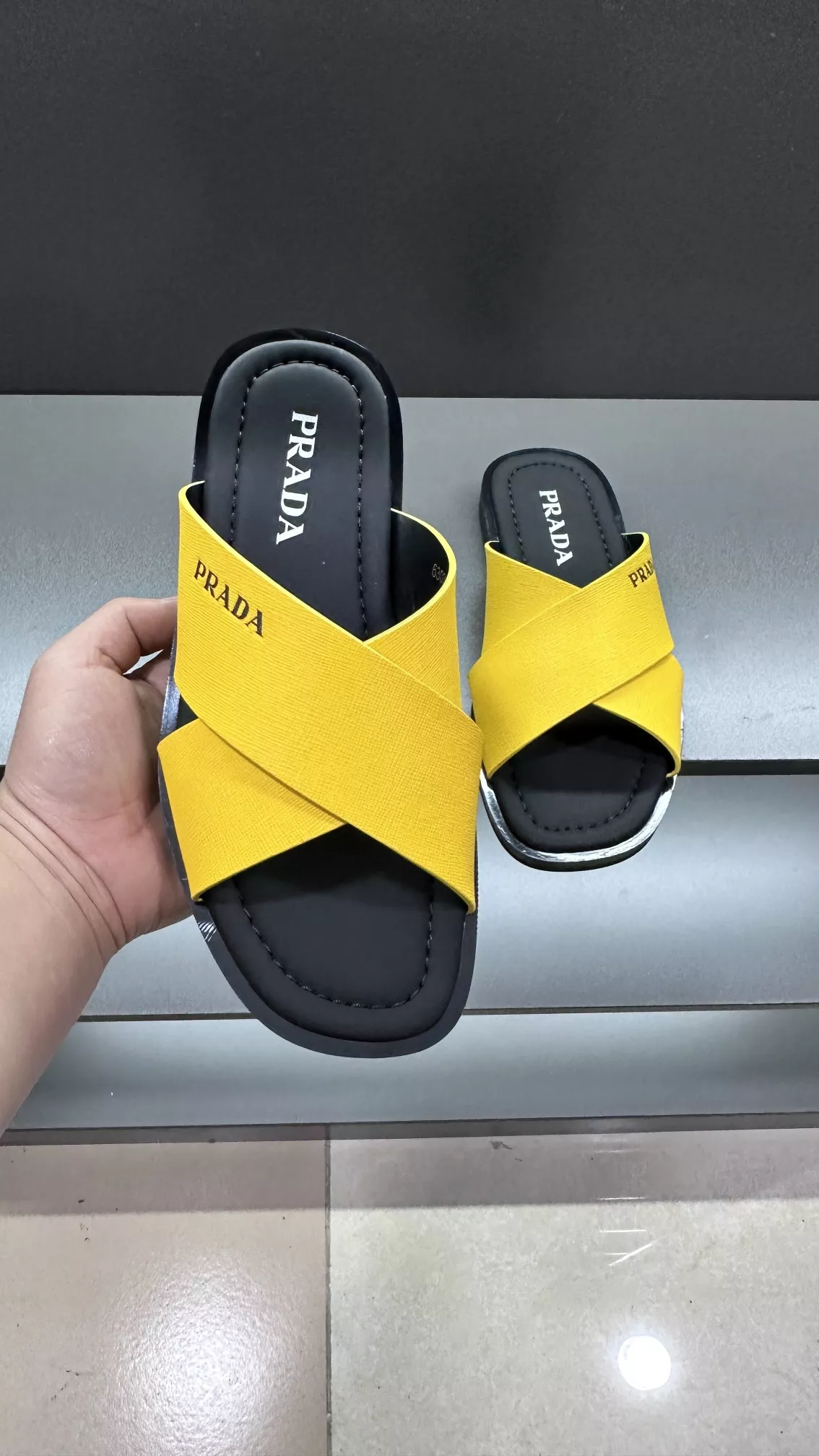 Prada Slippers For Men Sleek 4034