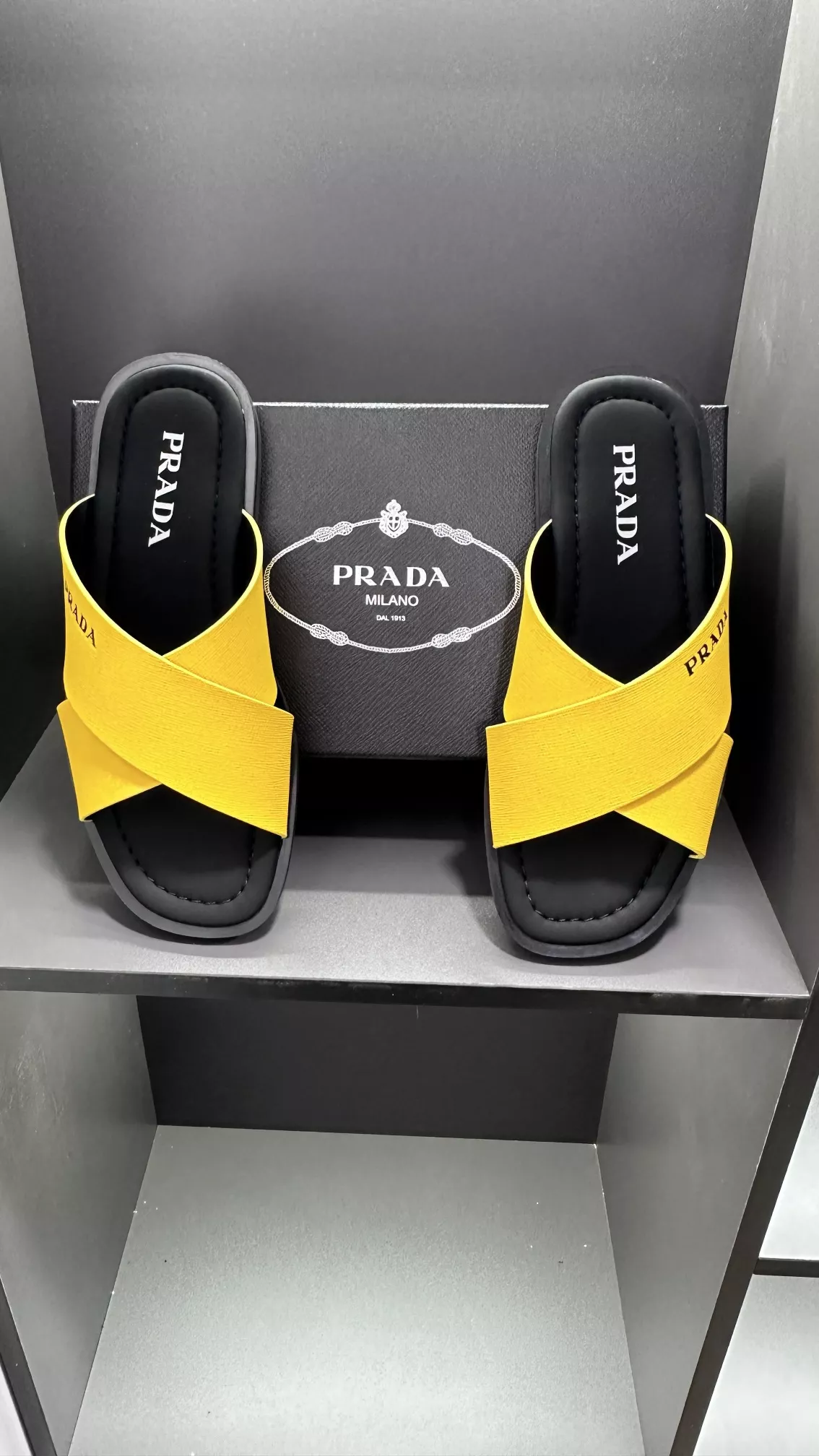 Prada Slippers For Men Sleek 4034