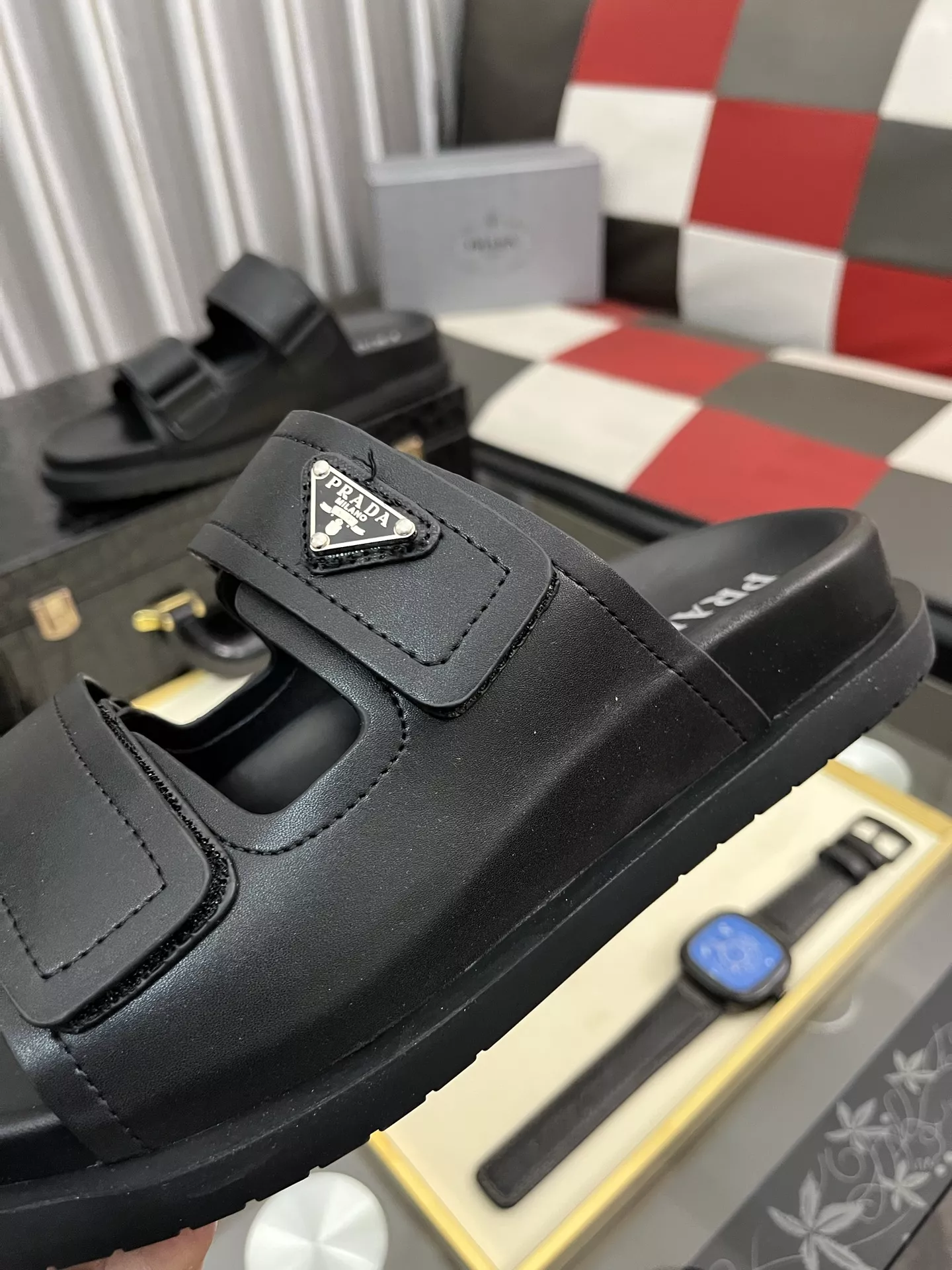 Prada Slippers For Men WellDesigned 4624