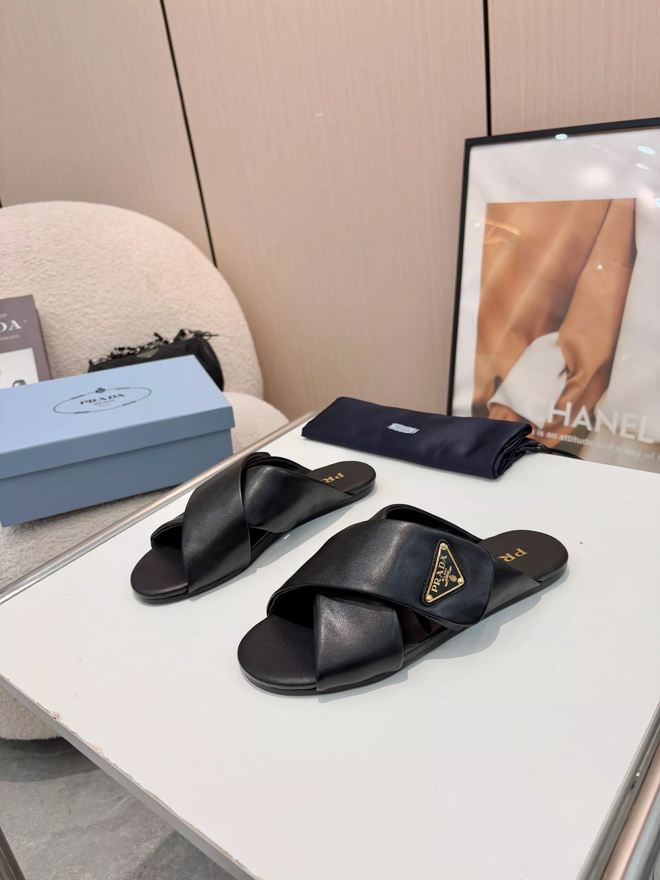Prada Slippers For Women AllSeason 3753