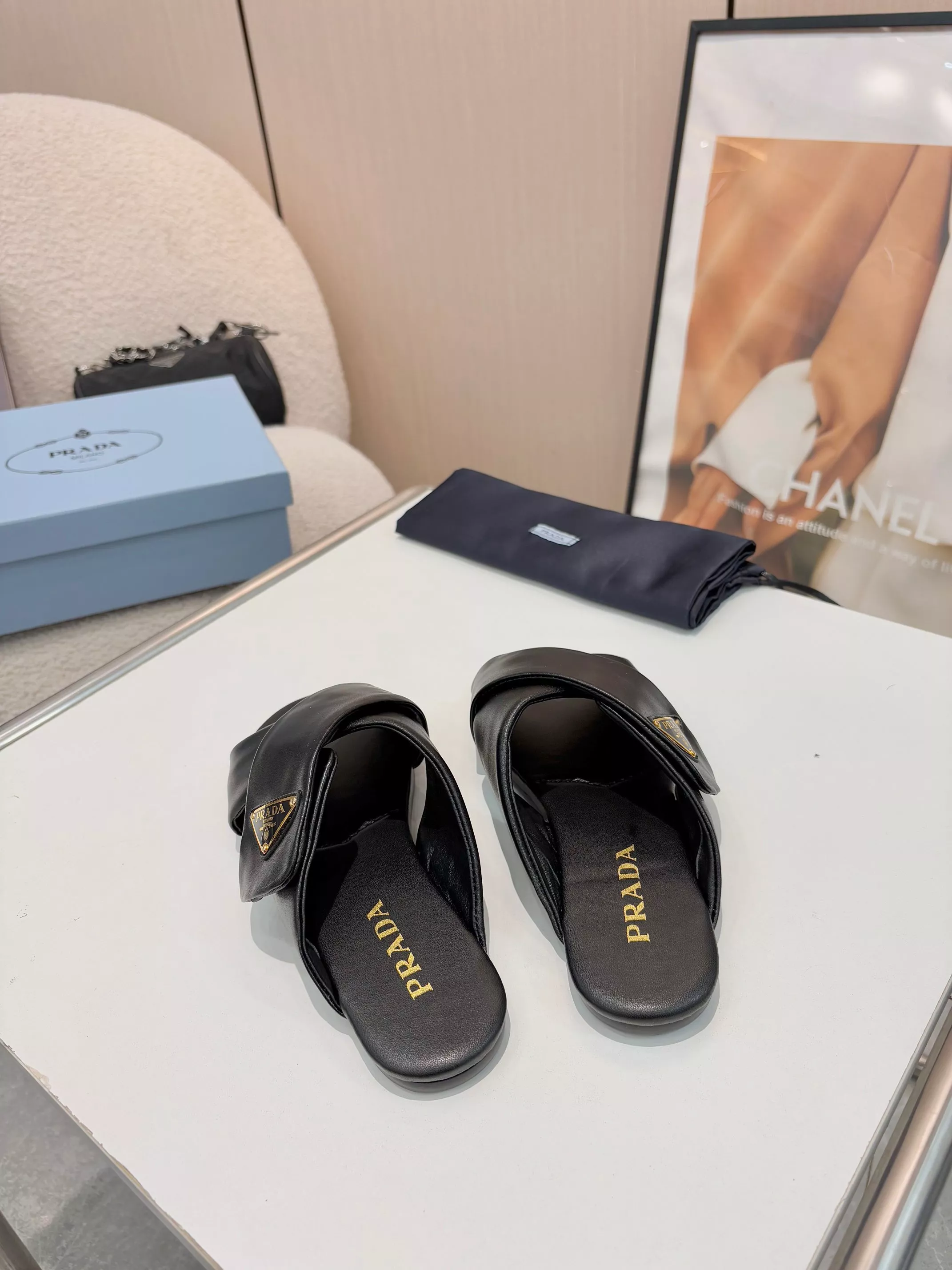 Prada Slippers For Women AllSeason 3753