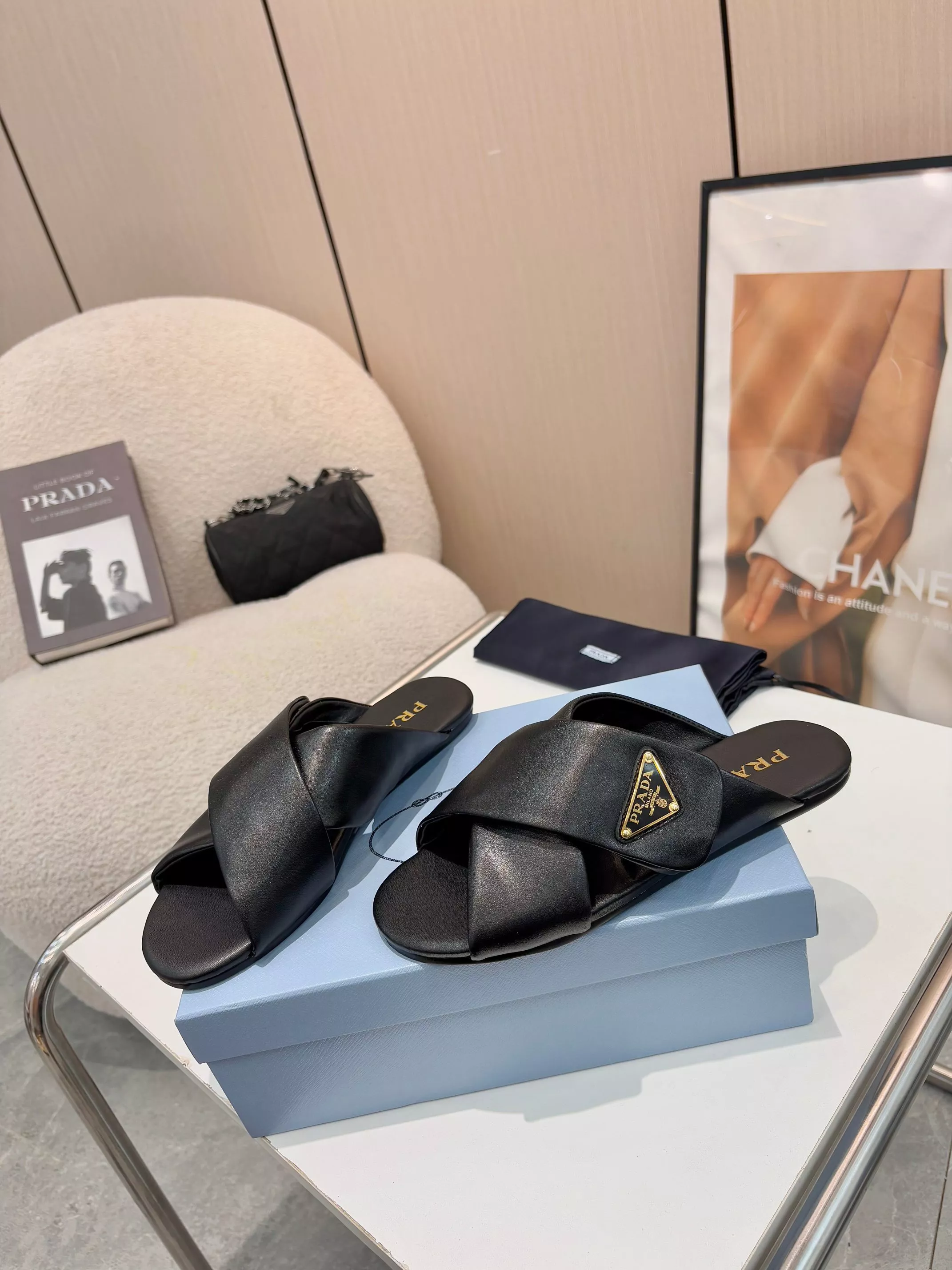Prada Slippers For Women AllSeason 3753