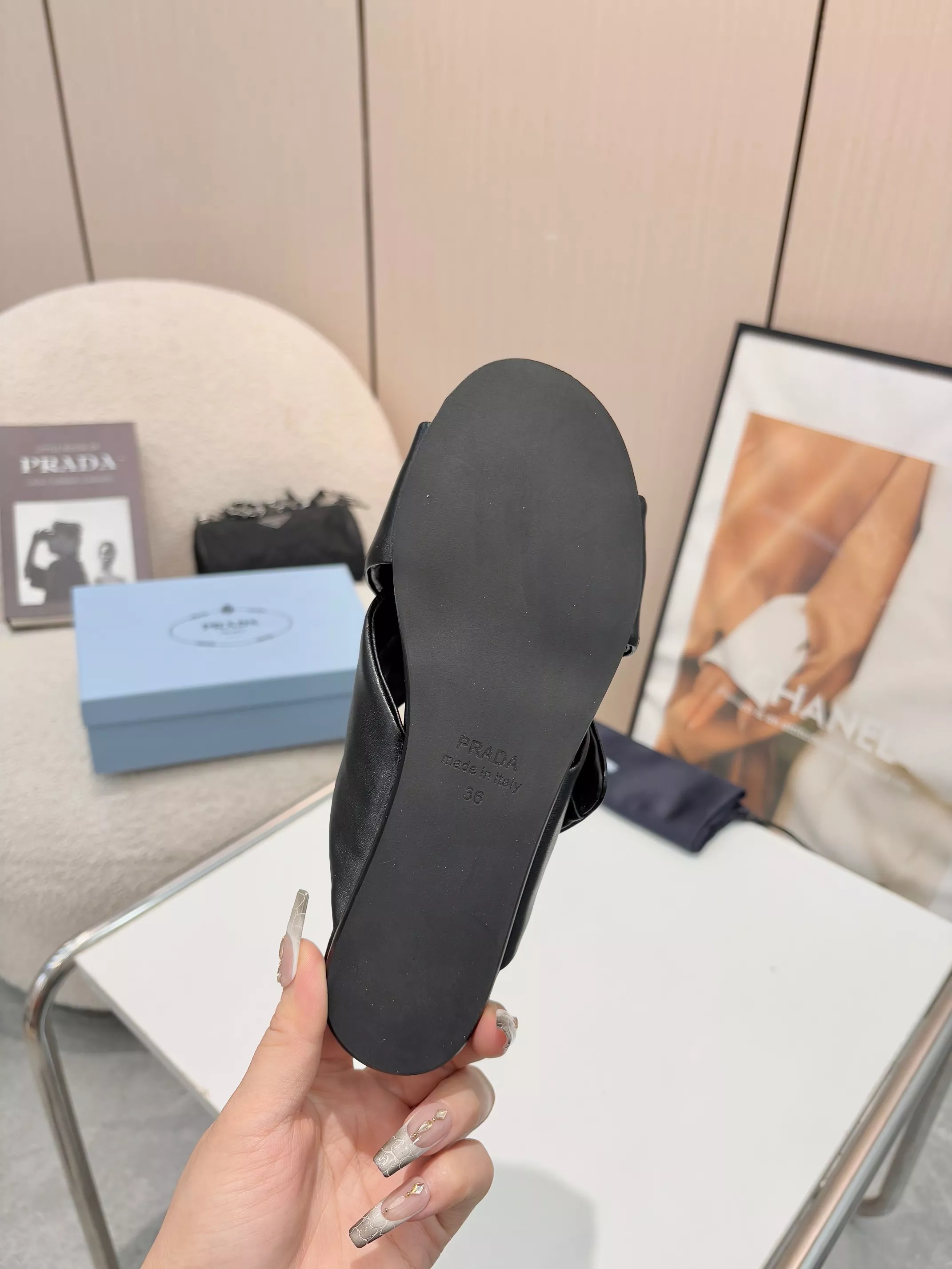 Prada Slippers For Women AllSeason 3753