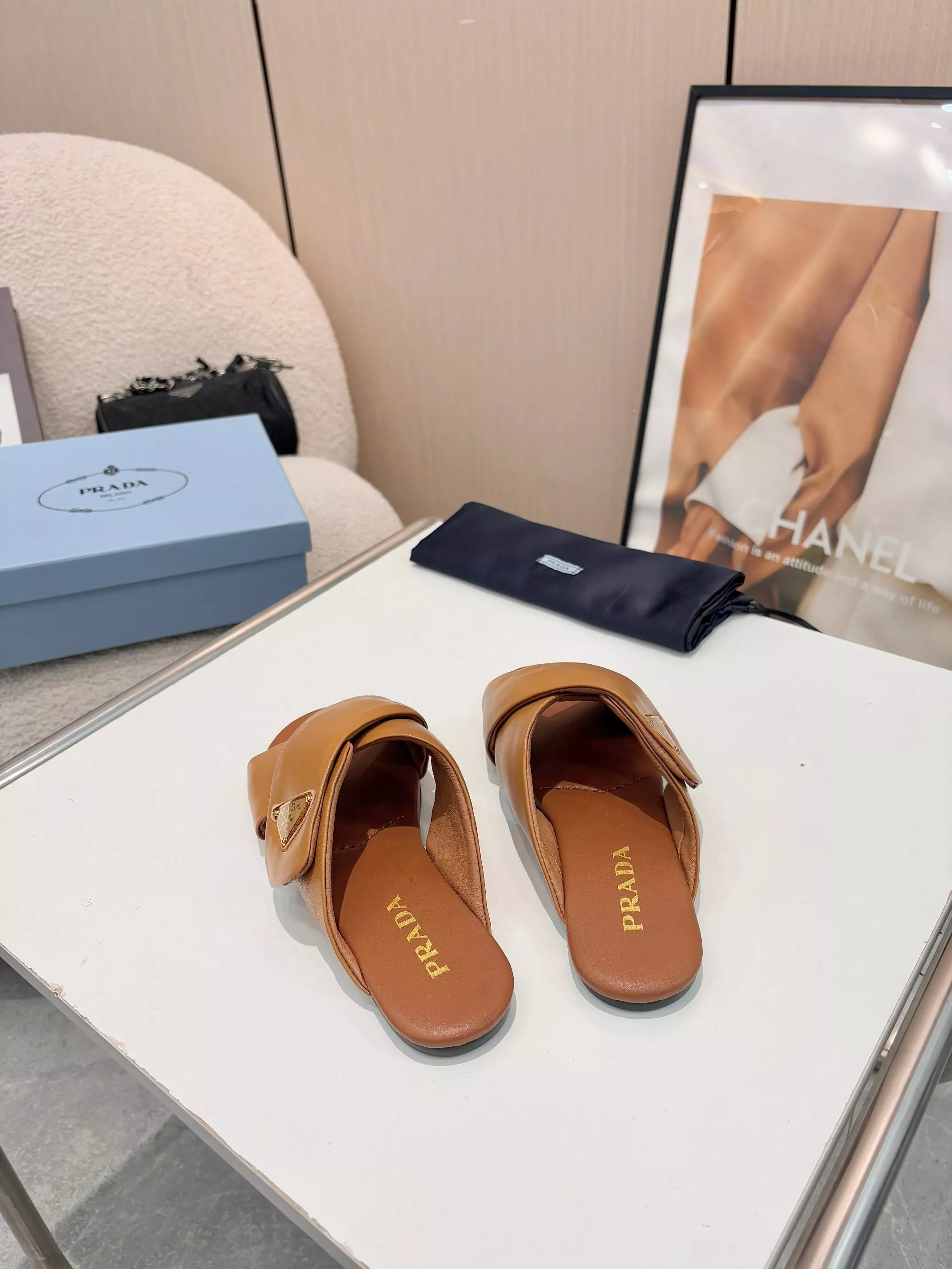 Prada Slippers For Women AllSeason 7567