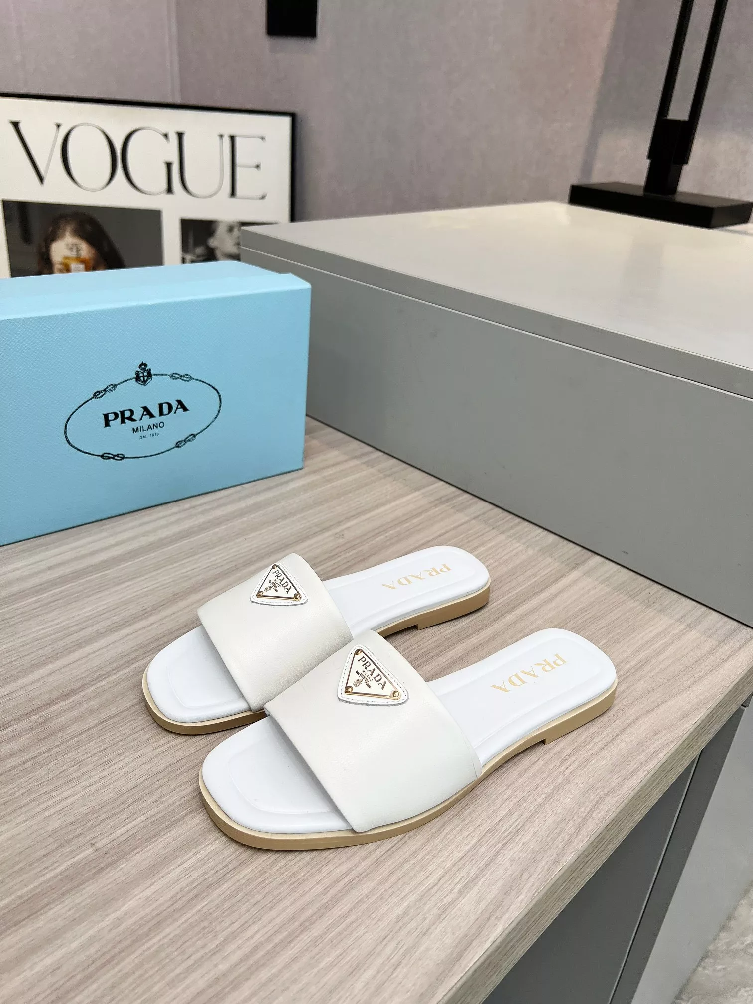 Prada Slippers For Women Breathable 5847