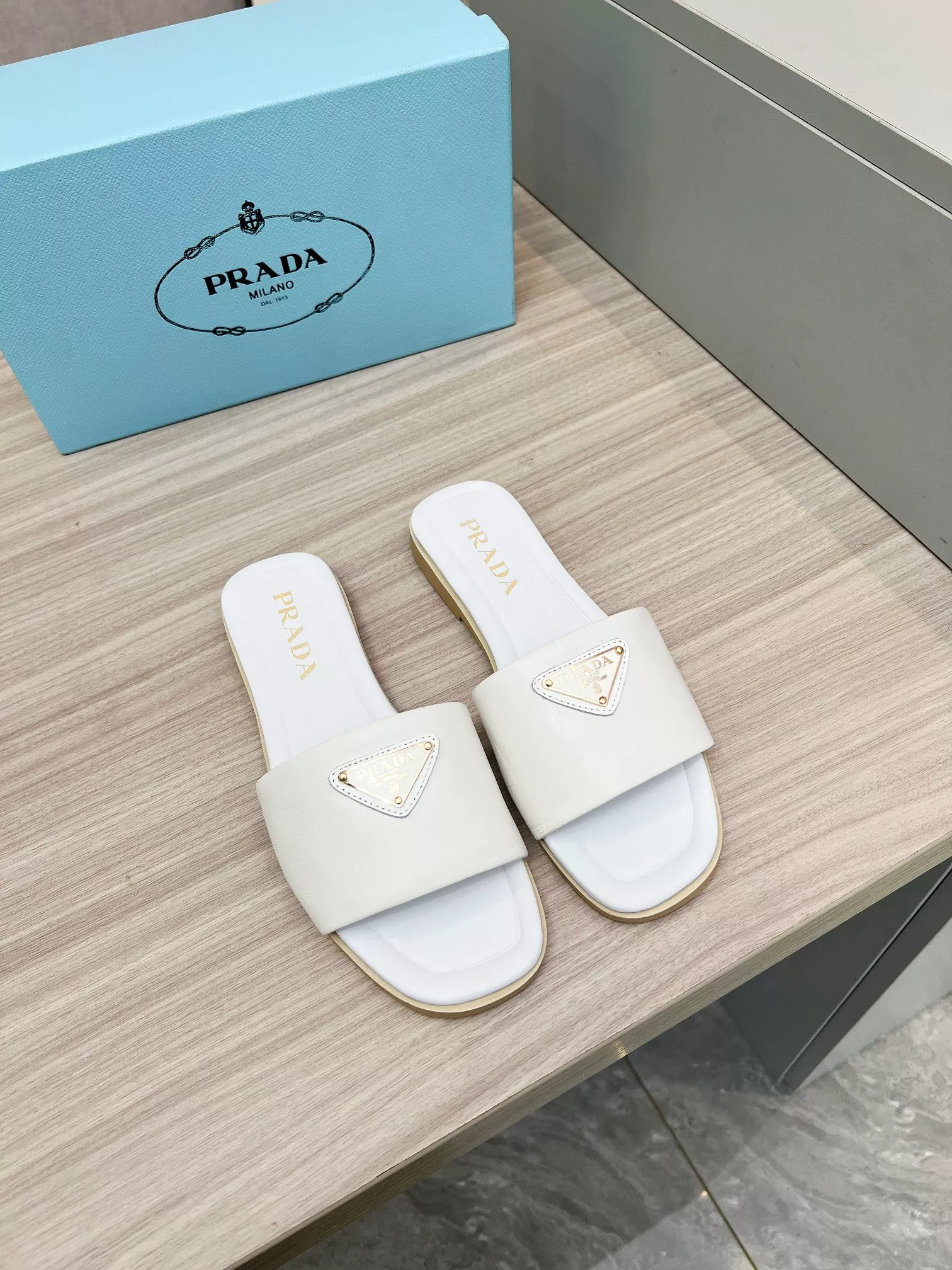 Prada Slippers For Women Breathable 5847