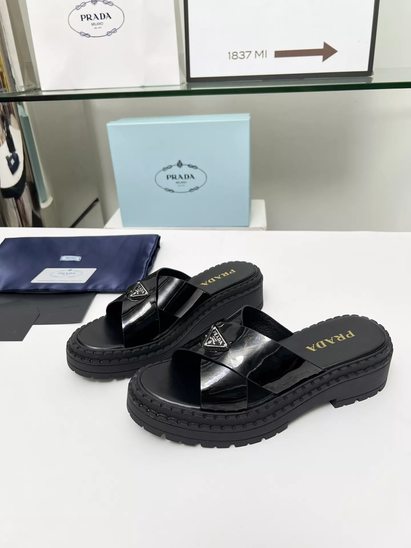 Prada Slippers For Women Durable 4657