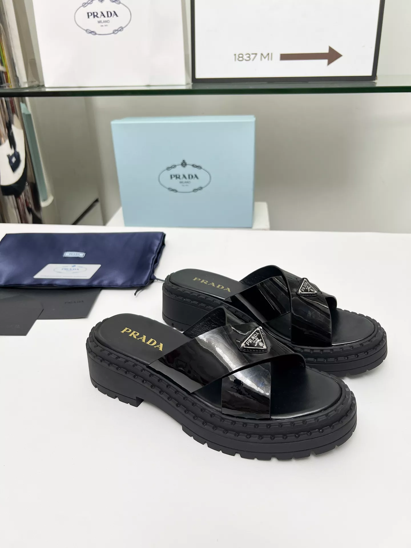 Prada Slippers For Women Durable 4657