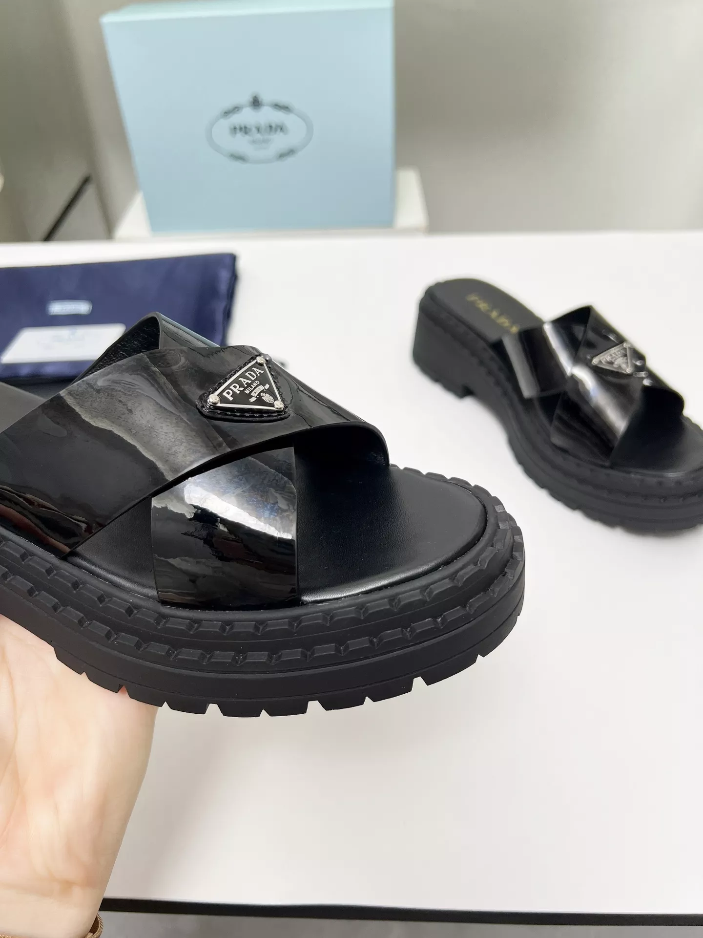 Prada Slippers For Women Durable 4657