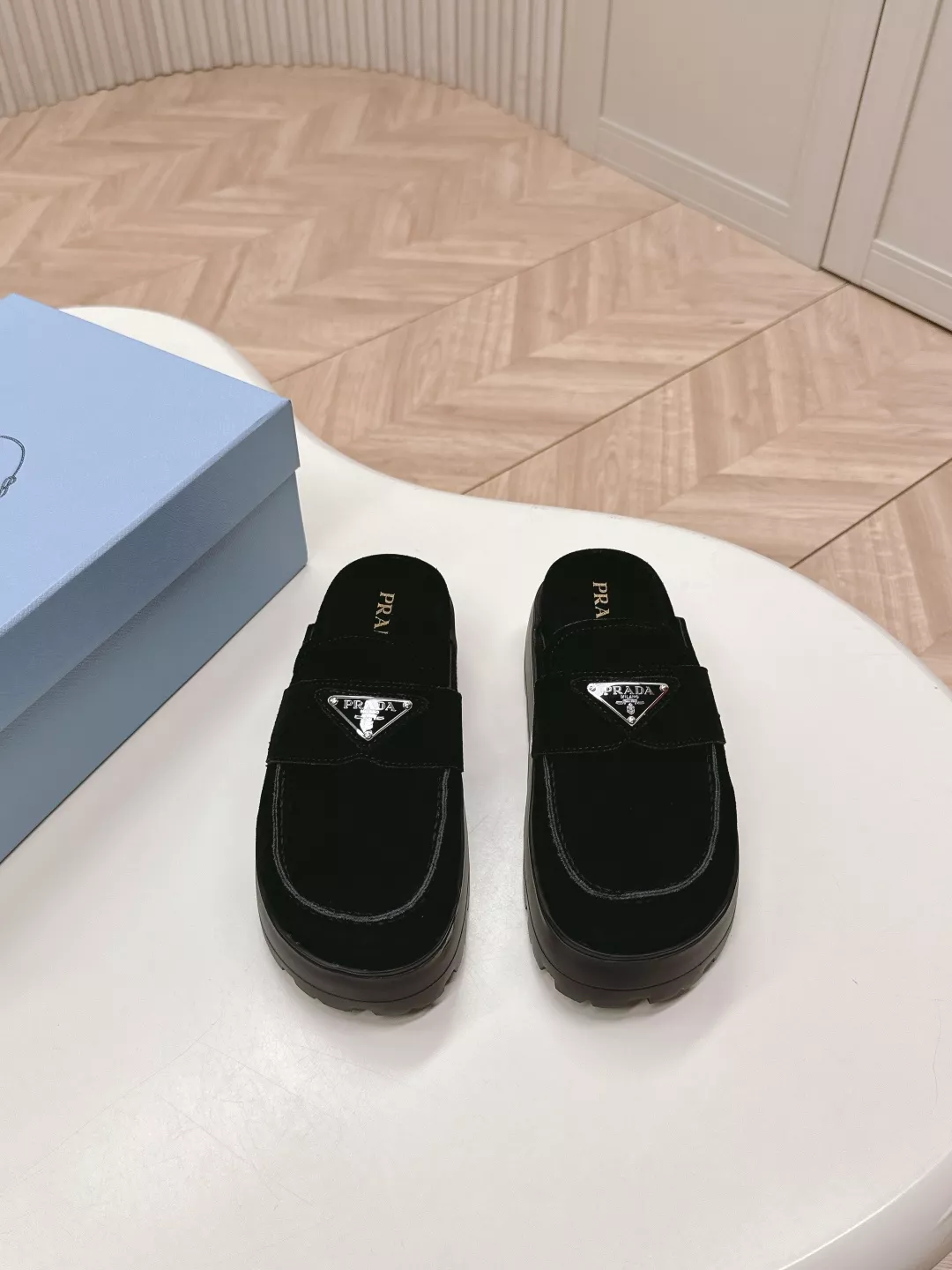 Prada Slippers For Women Durable 4810