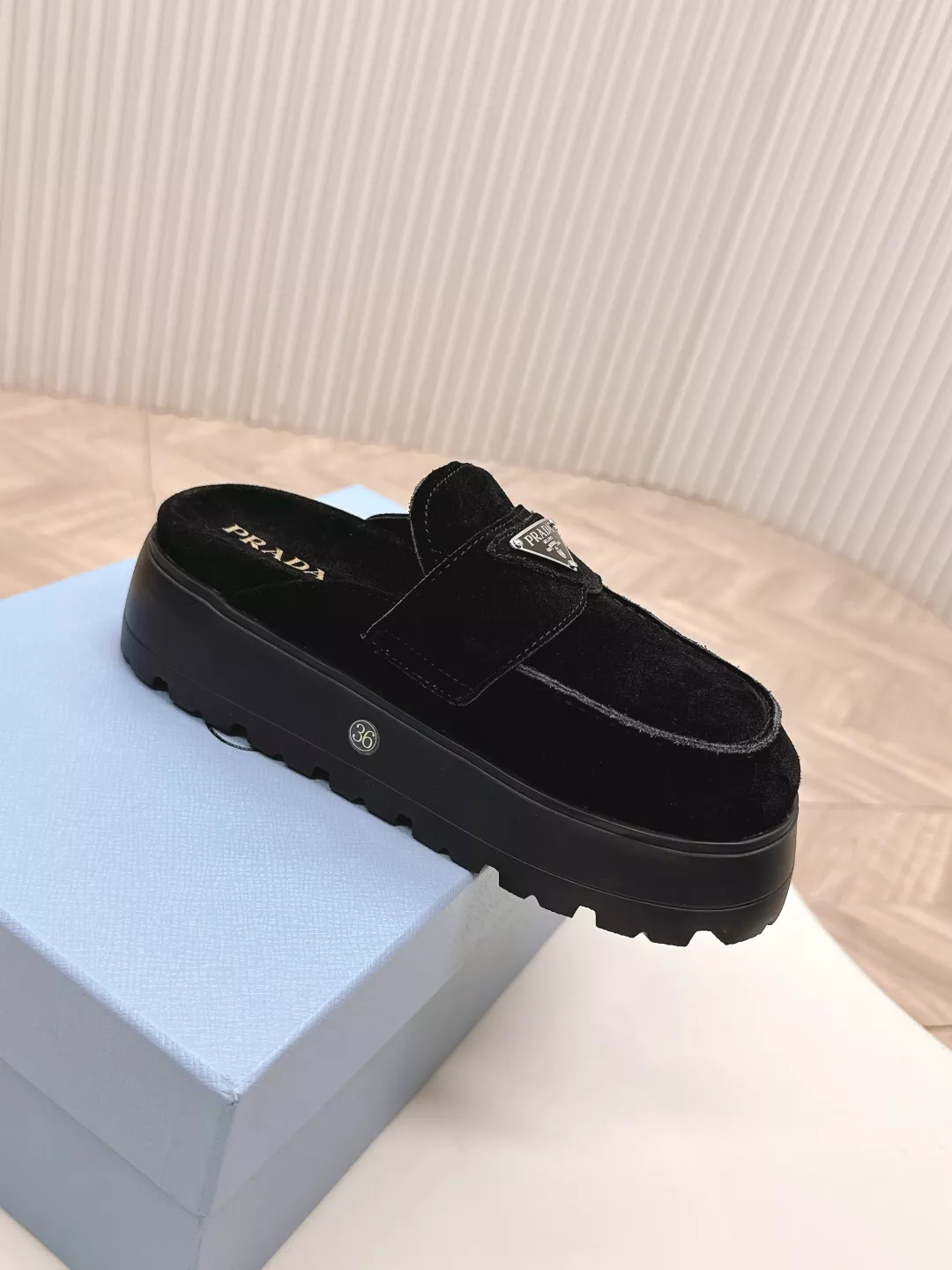 Prada Slippers For Women Durable 4810