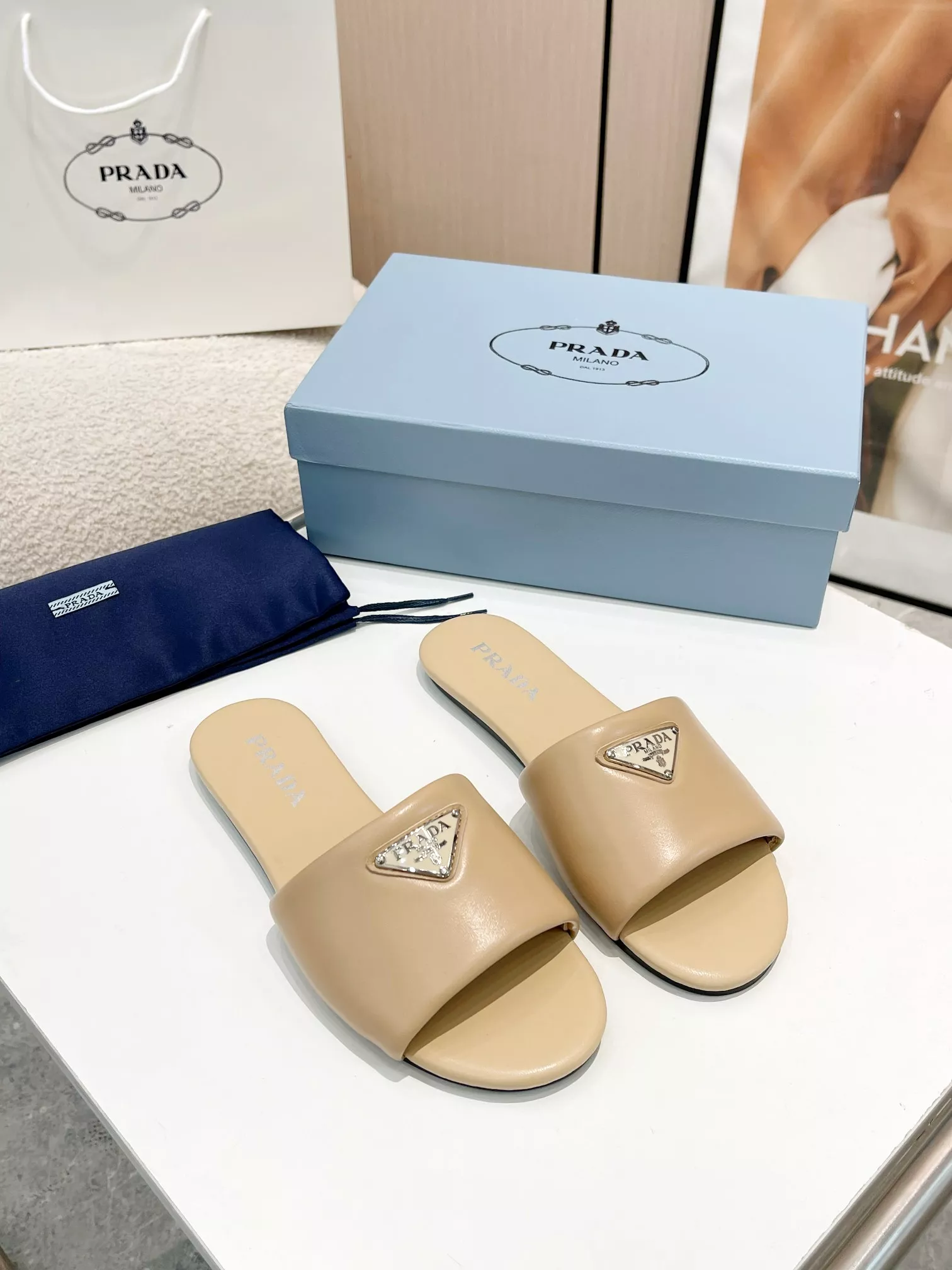 Prada Slippers For Women Durable 5515