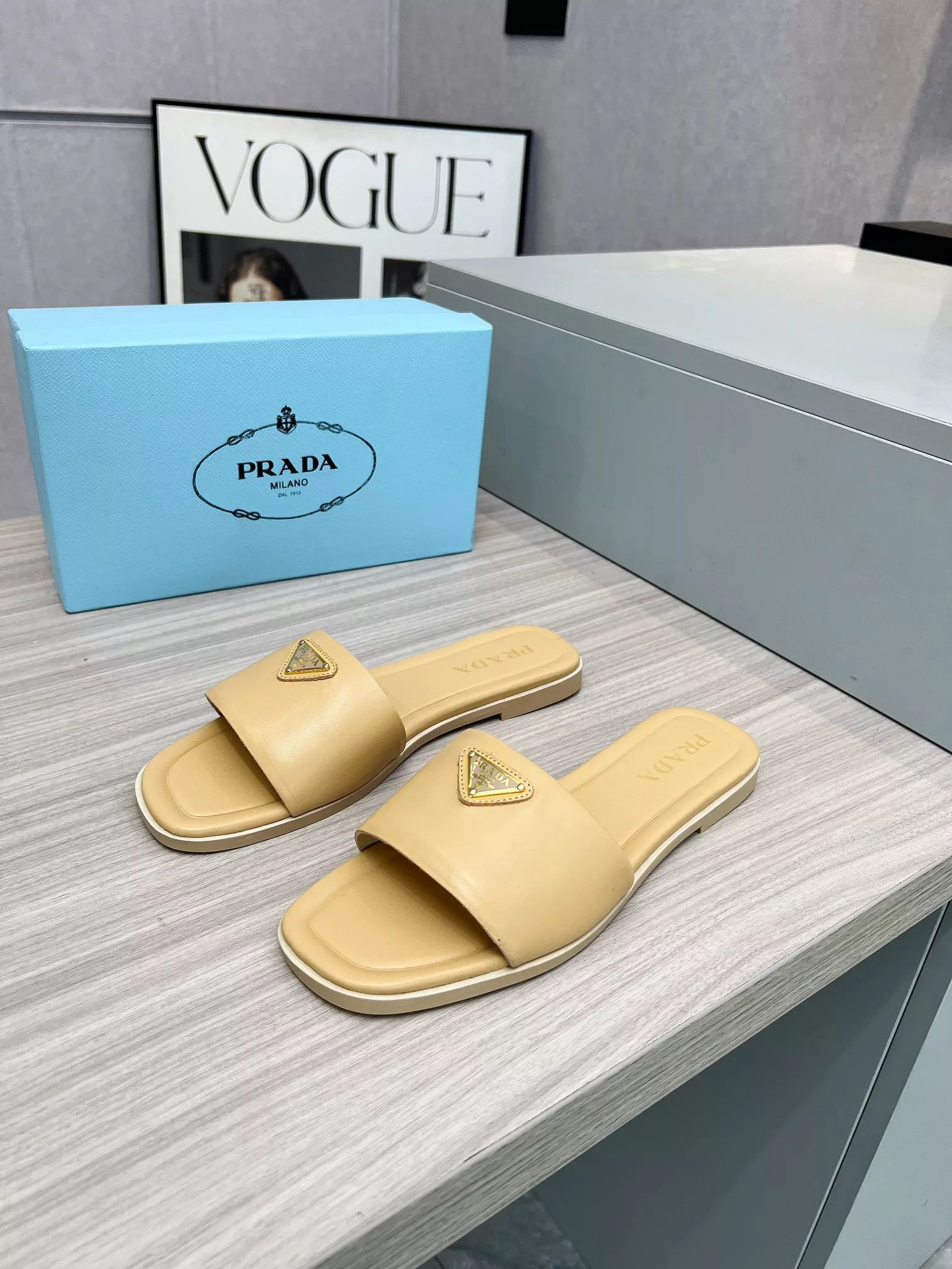 Prada Slippers For Women Flexible 7614