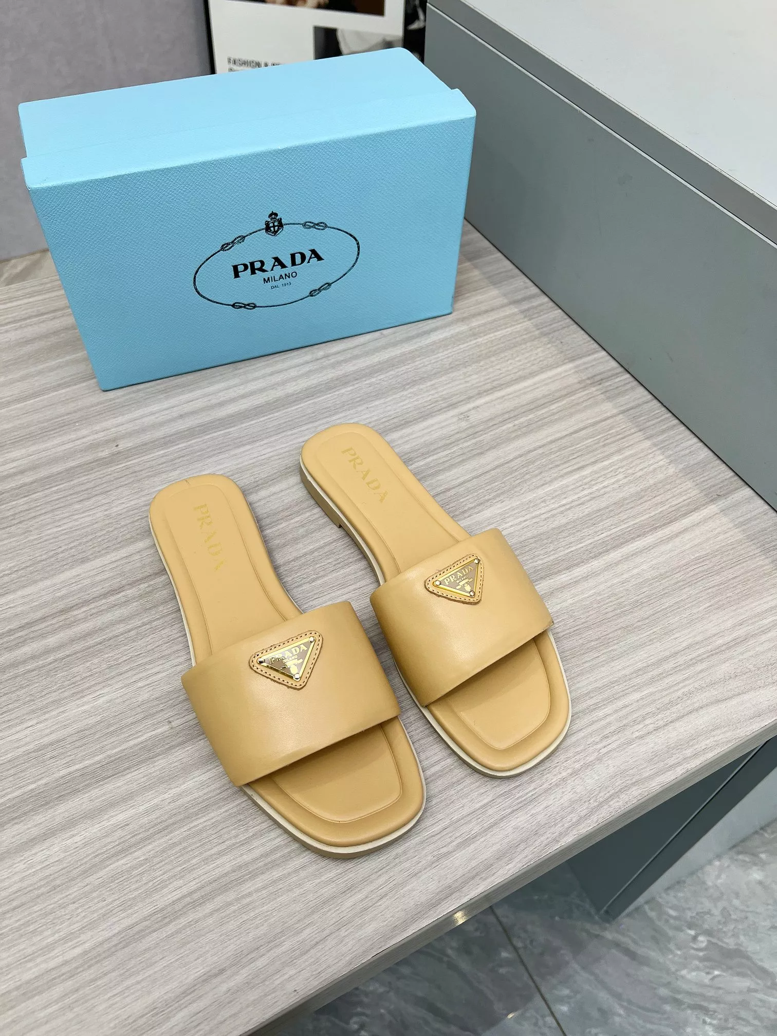 Prada Slippers For Women Flexible 7614