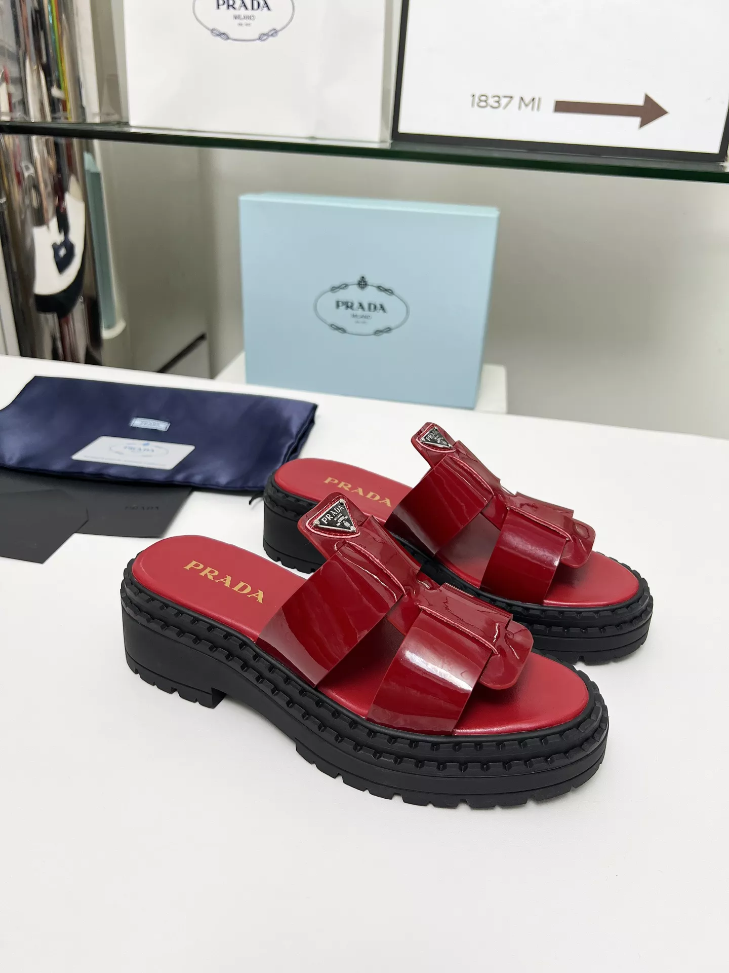 Prada Slippers For Women NewStyle 5351