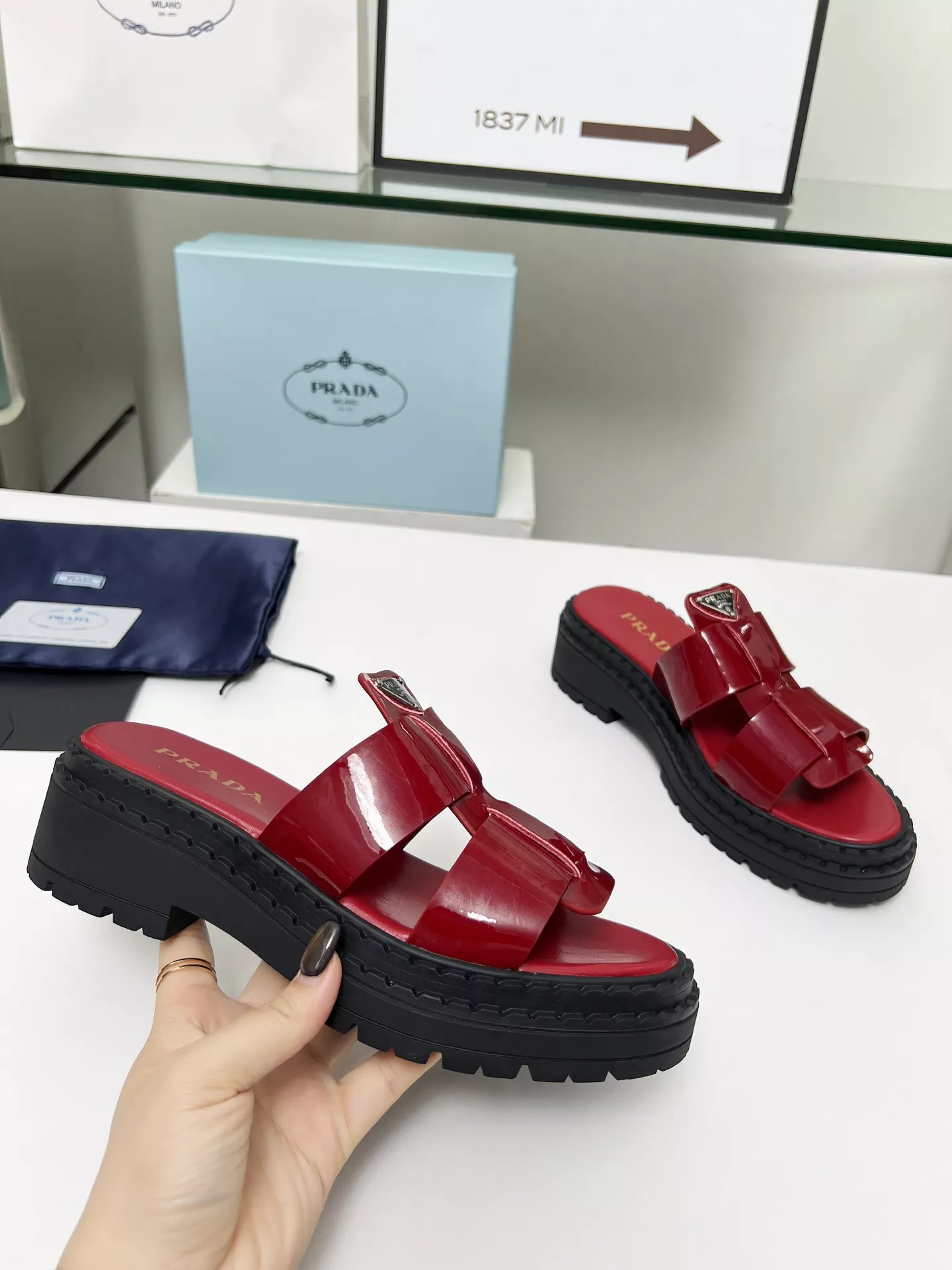 Prada Slippers For Women NewStyle 5351