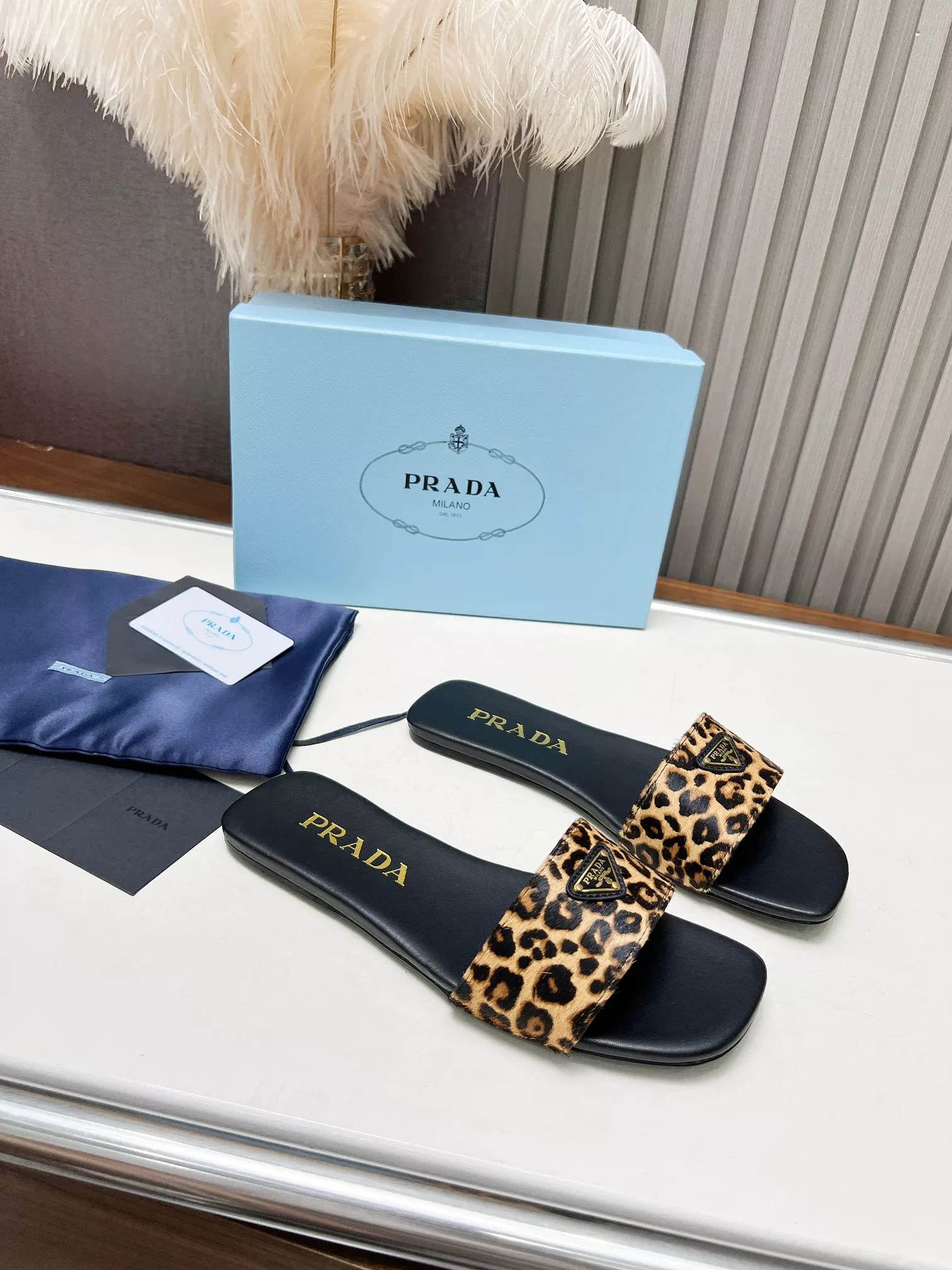 Prada Slippers For Women Soft 7639