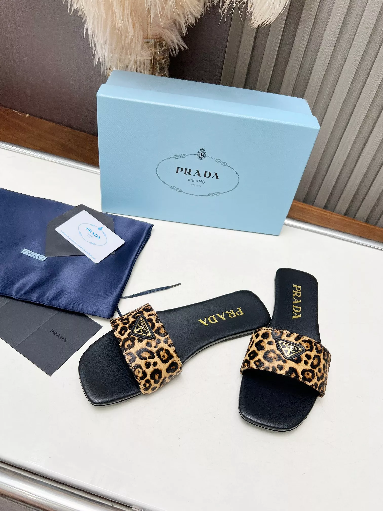 Prada Slippers For Women Soft 7639