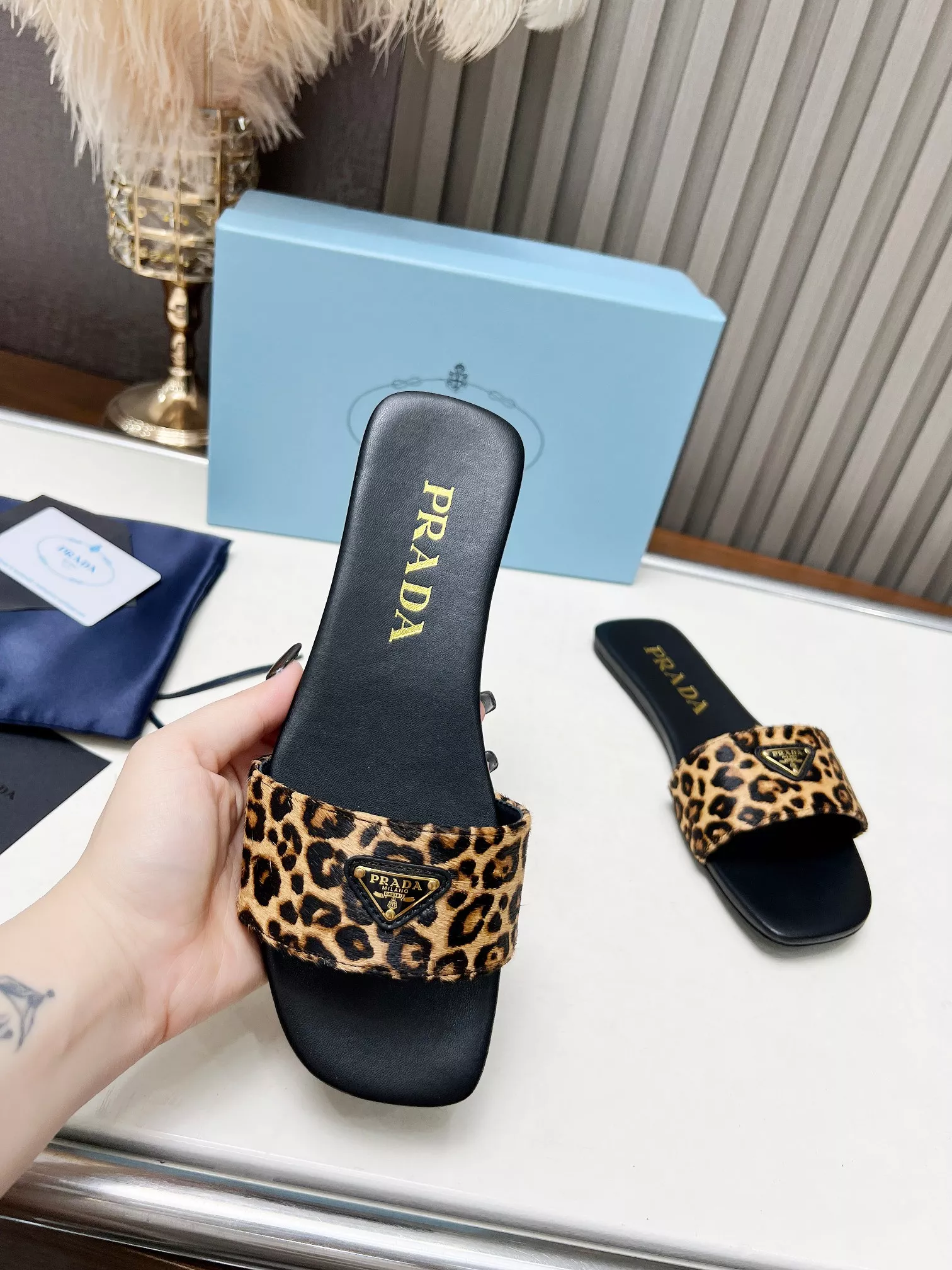 Prada Slippers For Women Soft 7639